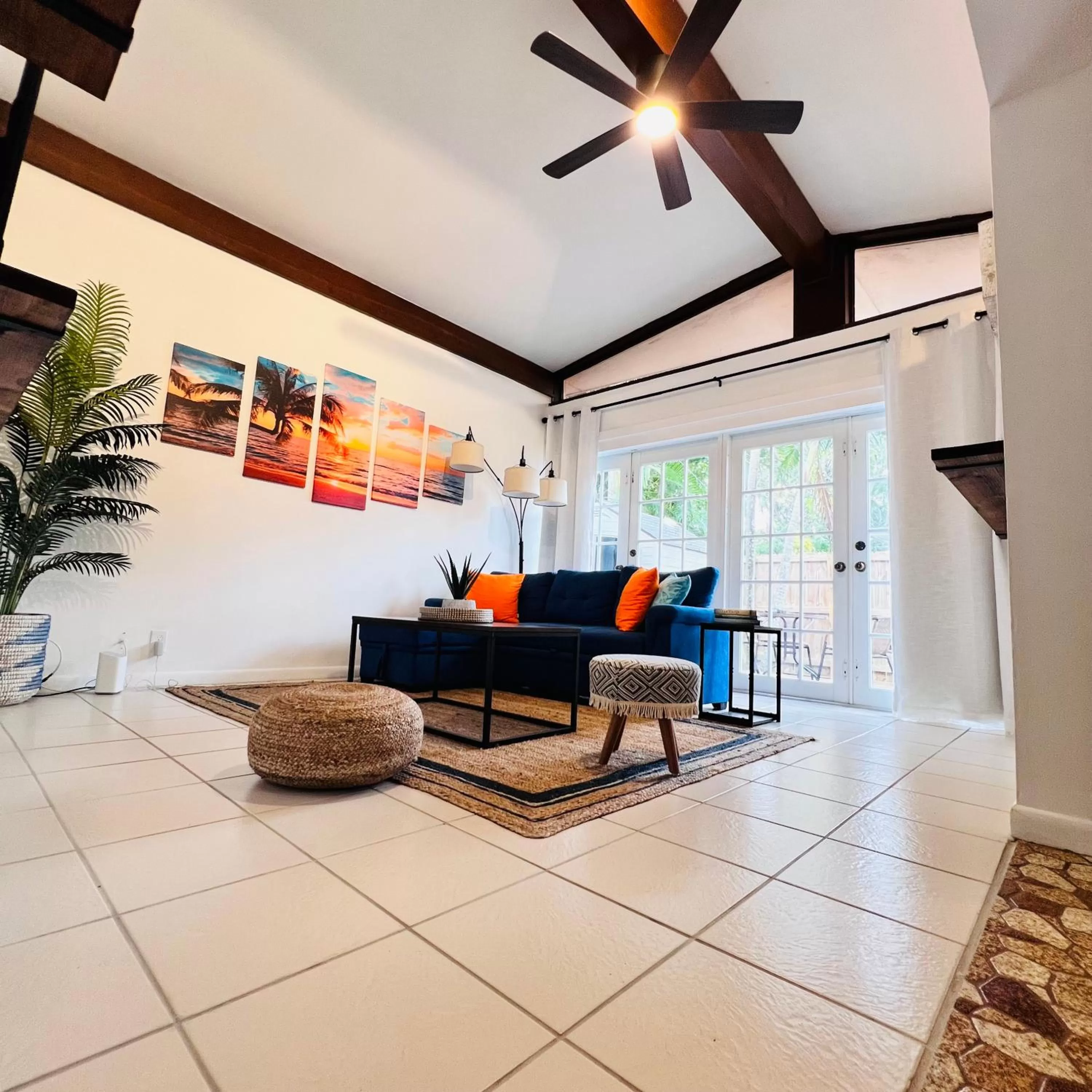 Seating area in CocoBay 2BR Condos Near Beach, Galleria Mall, Wilton Manors, Cruise Port
