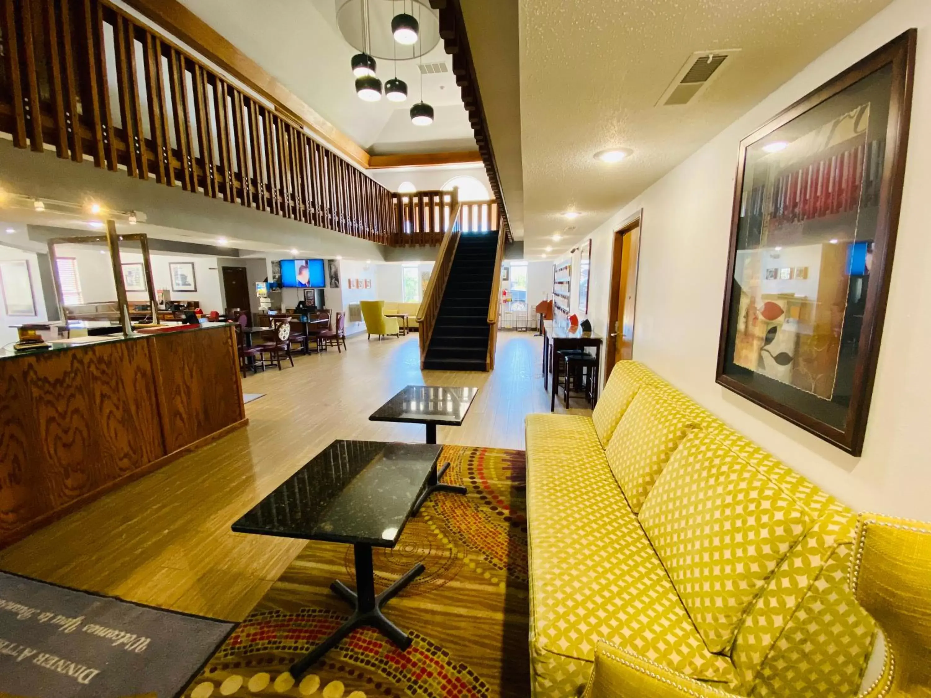 Lobby or reception, Lounge/Bar in Southern Oaks Inn