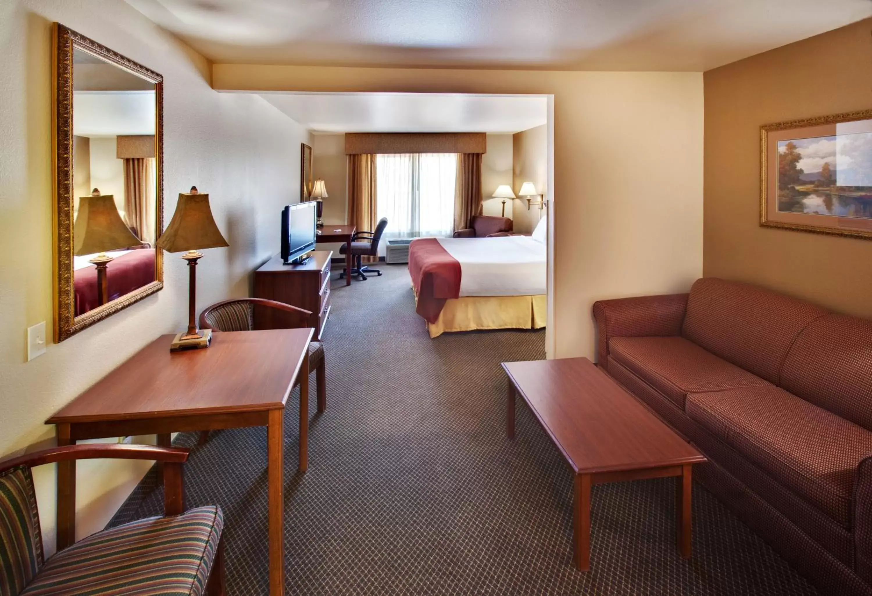 Photo of the whole room, Seating Area in Holiday Inn Express Hotel & Suites Brookings, an IHG Hotel