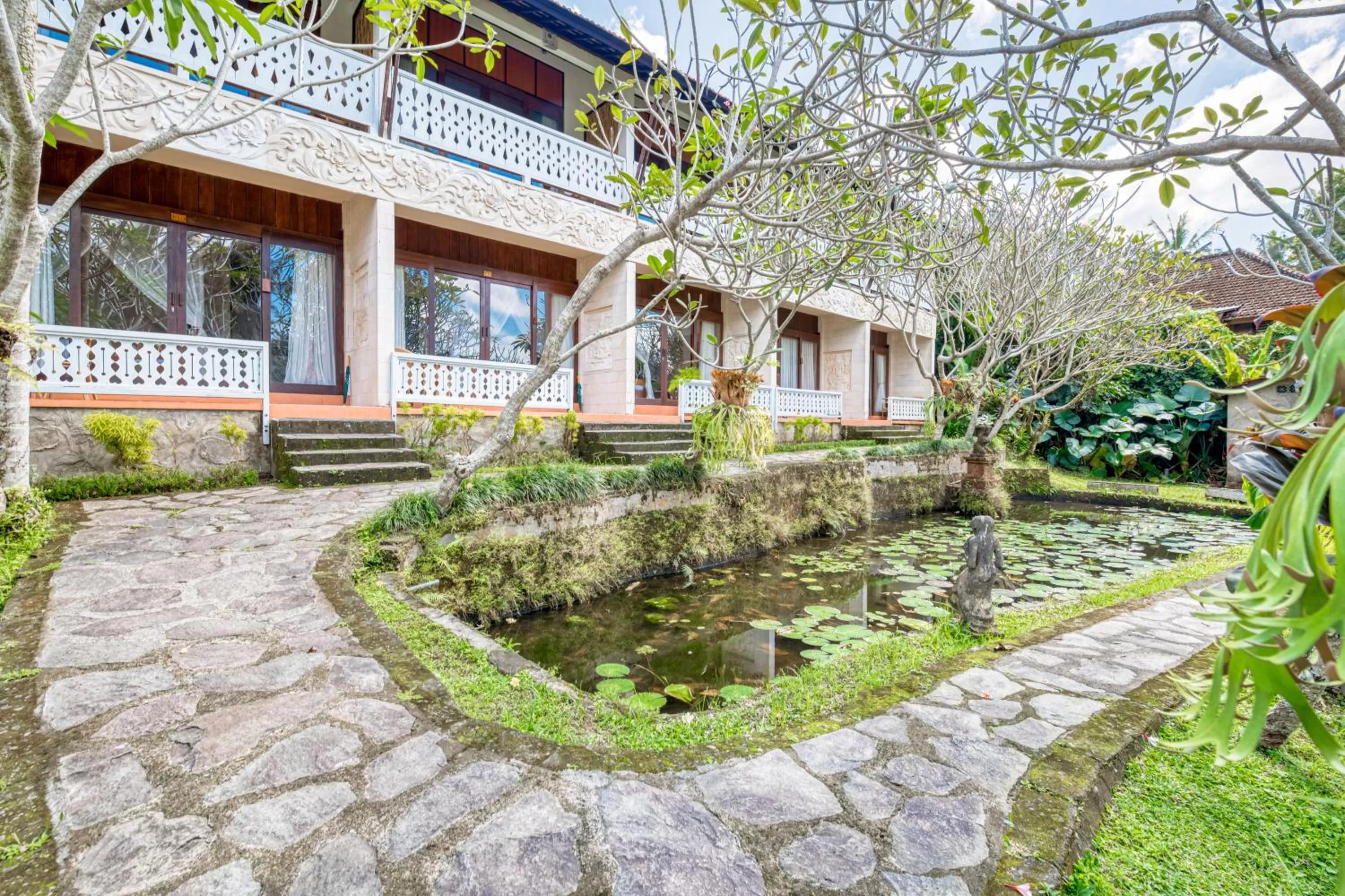 Property building in Ubud Sari Health Resort