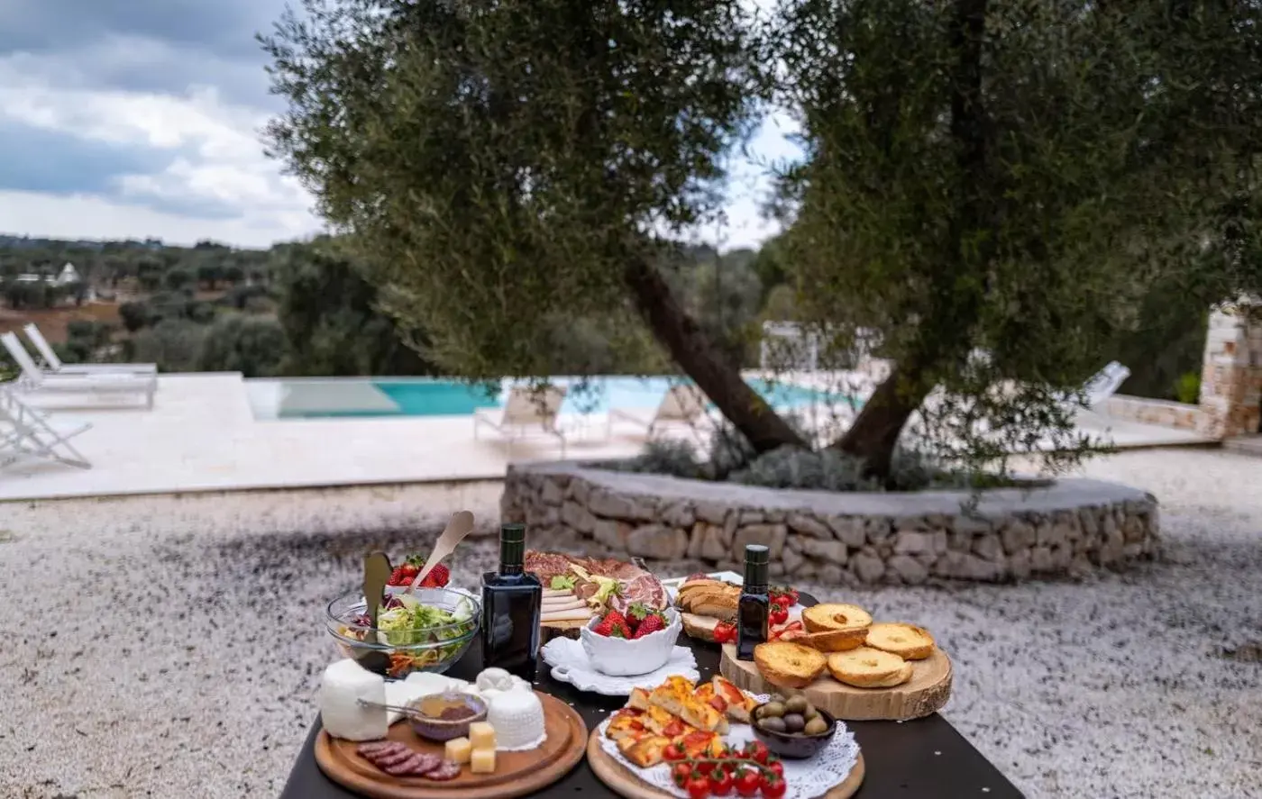 Swimming Pool in Relais Trulli Le Icone