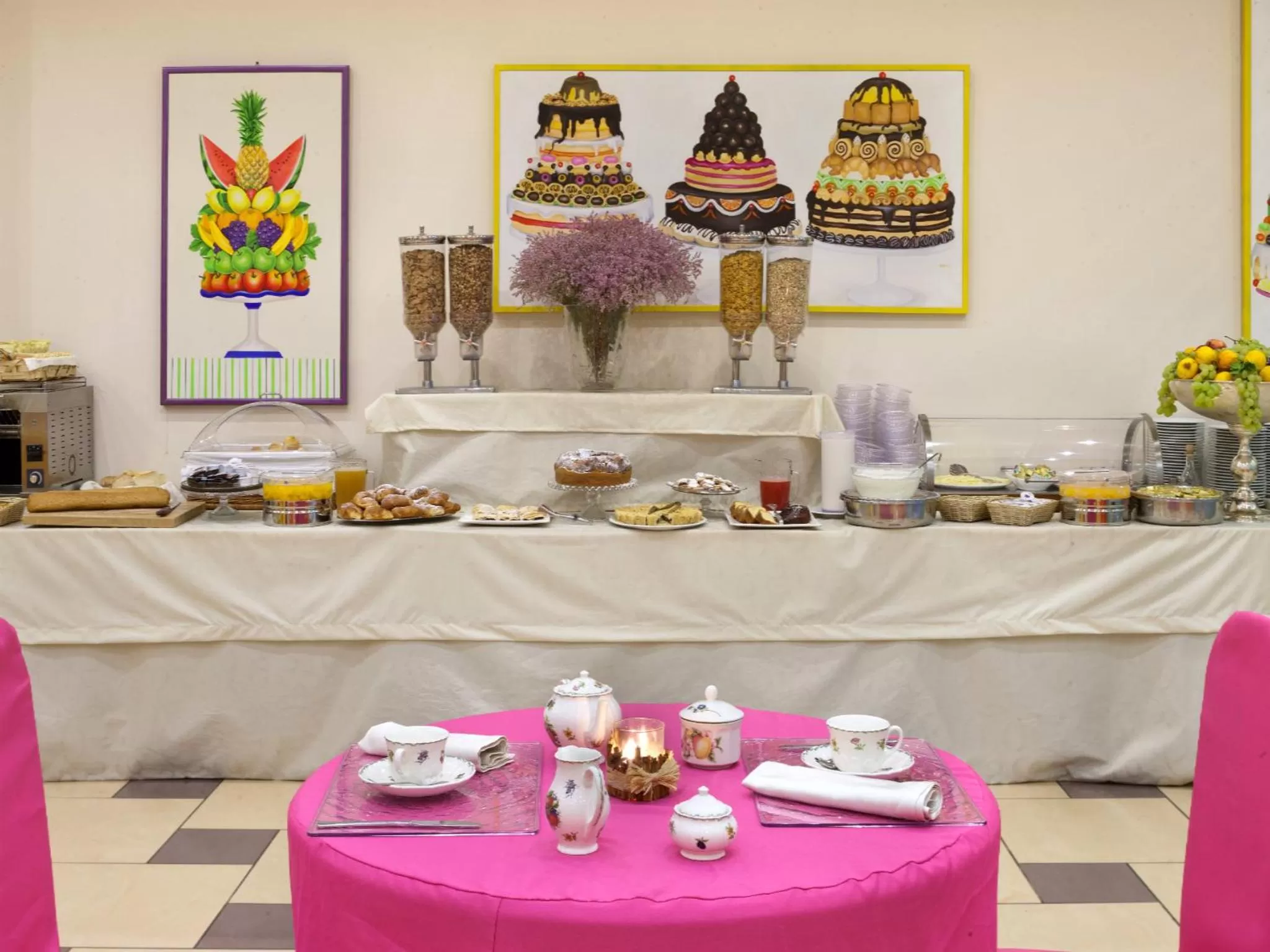 Restaurant/places to eat in Ulisse Deluxe Hostel