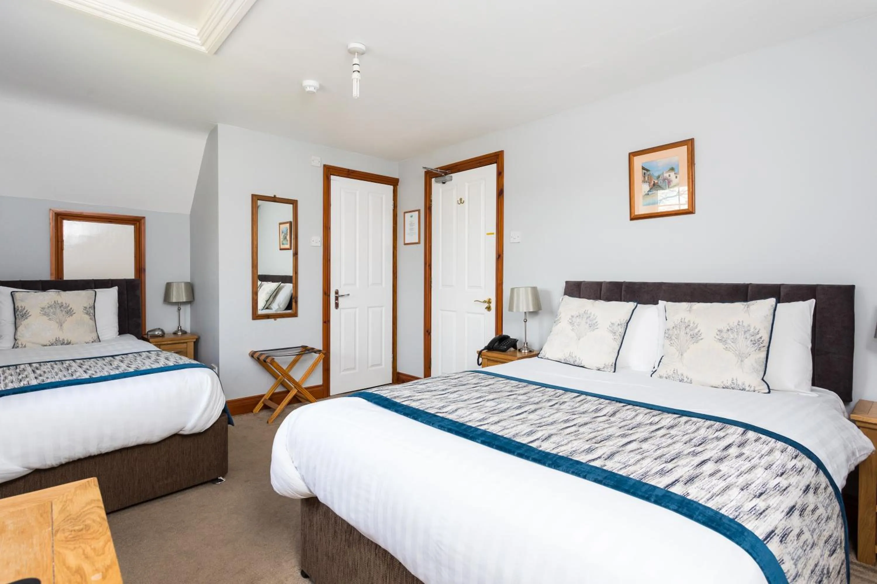 Photo of the whole room, Bed in The Lawn Guest House Gatwick