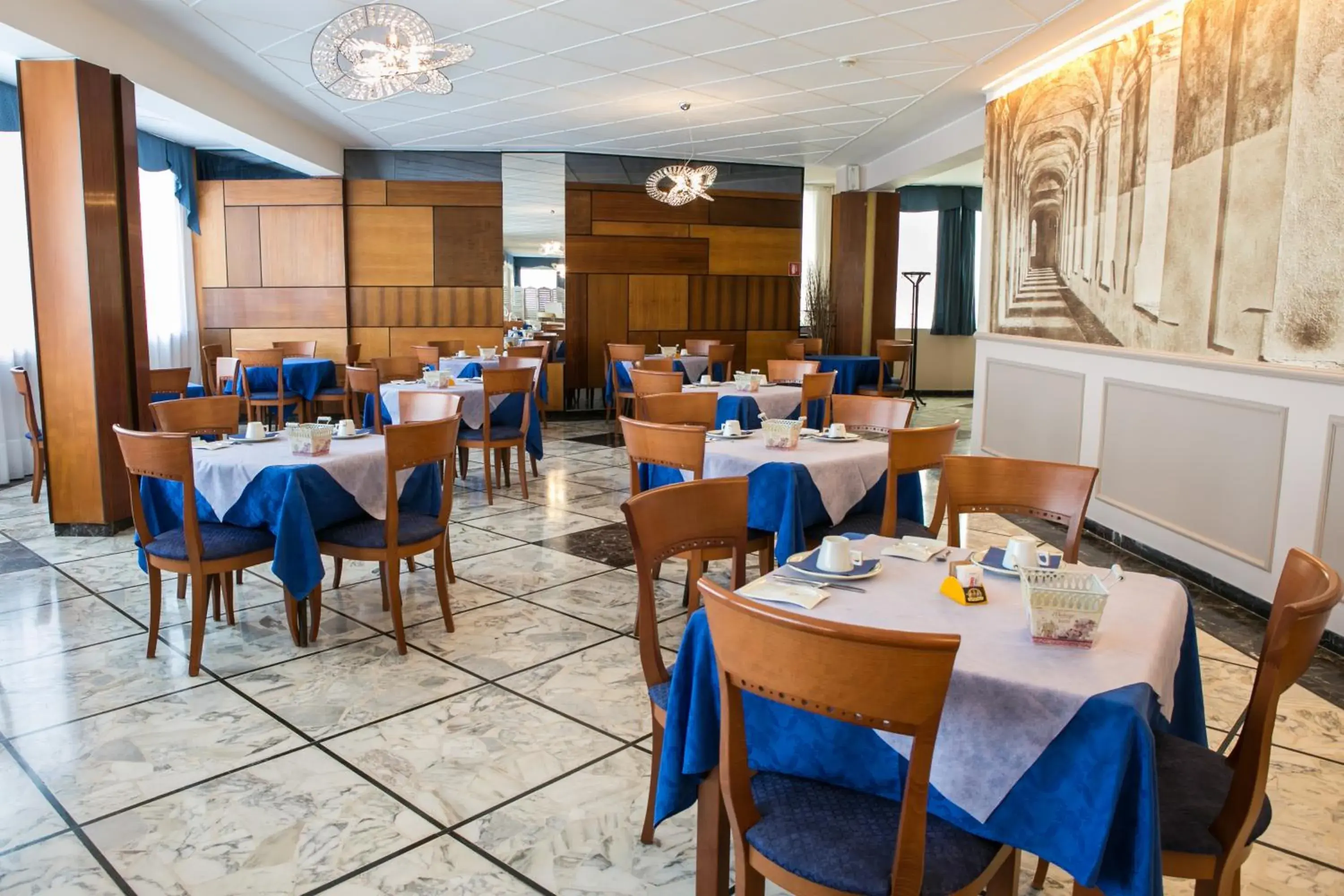 Breakfast, Restaurant/Places to Eat in Hotel Ariston