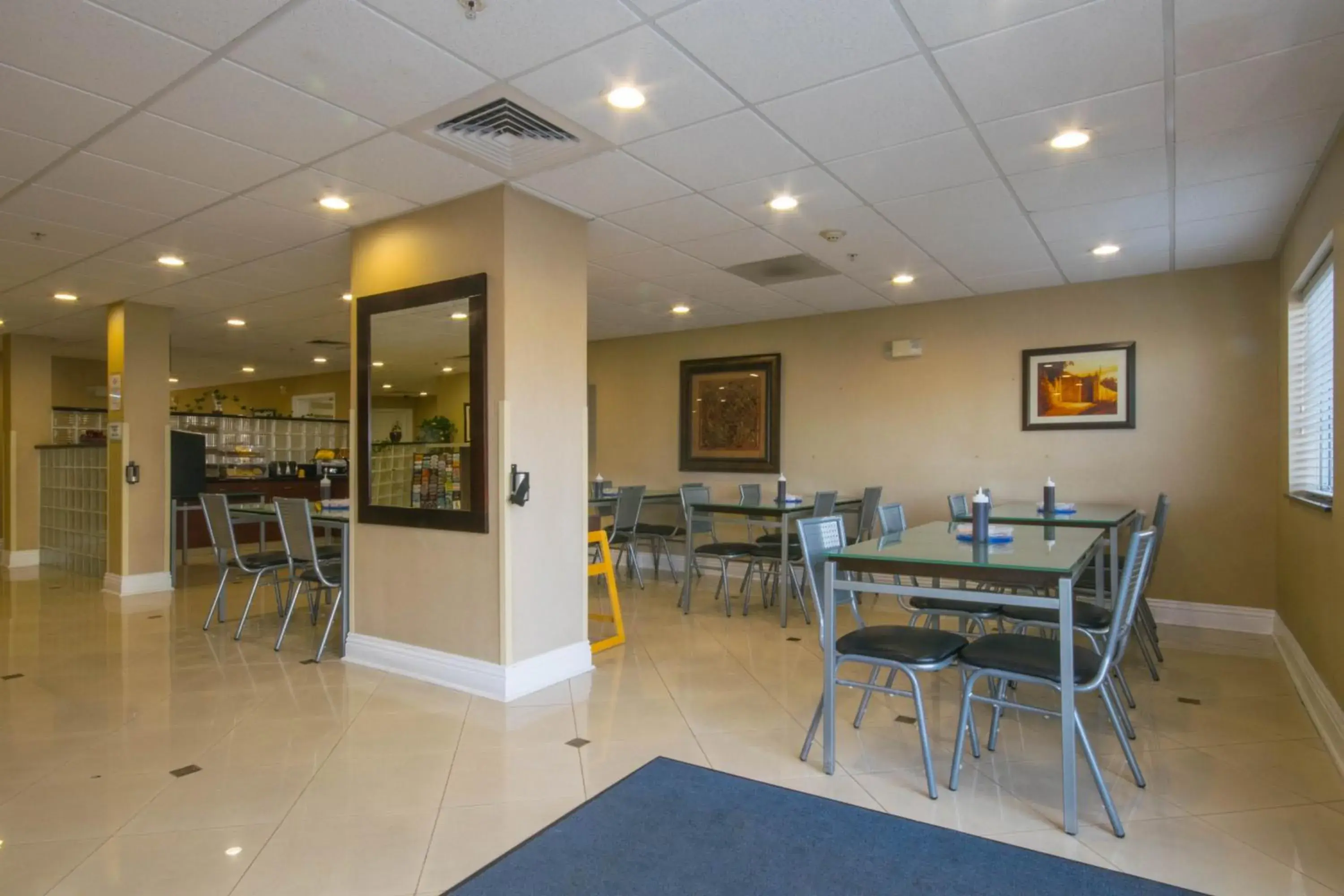 Dining area in Hotel Extended Studio Inn