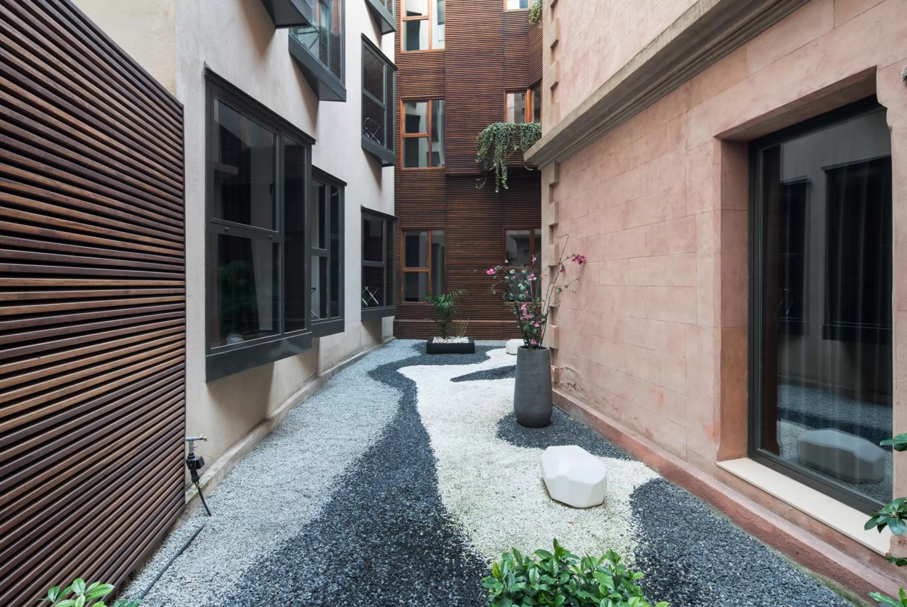 Patio in Catalonia Catedral