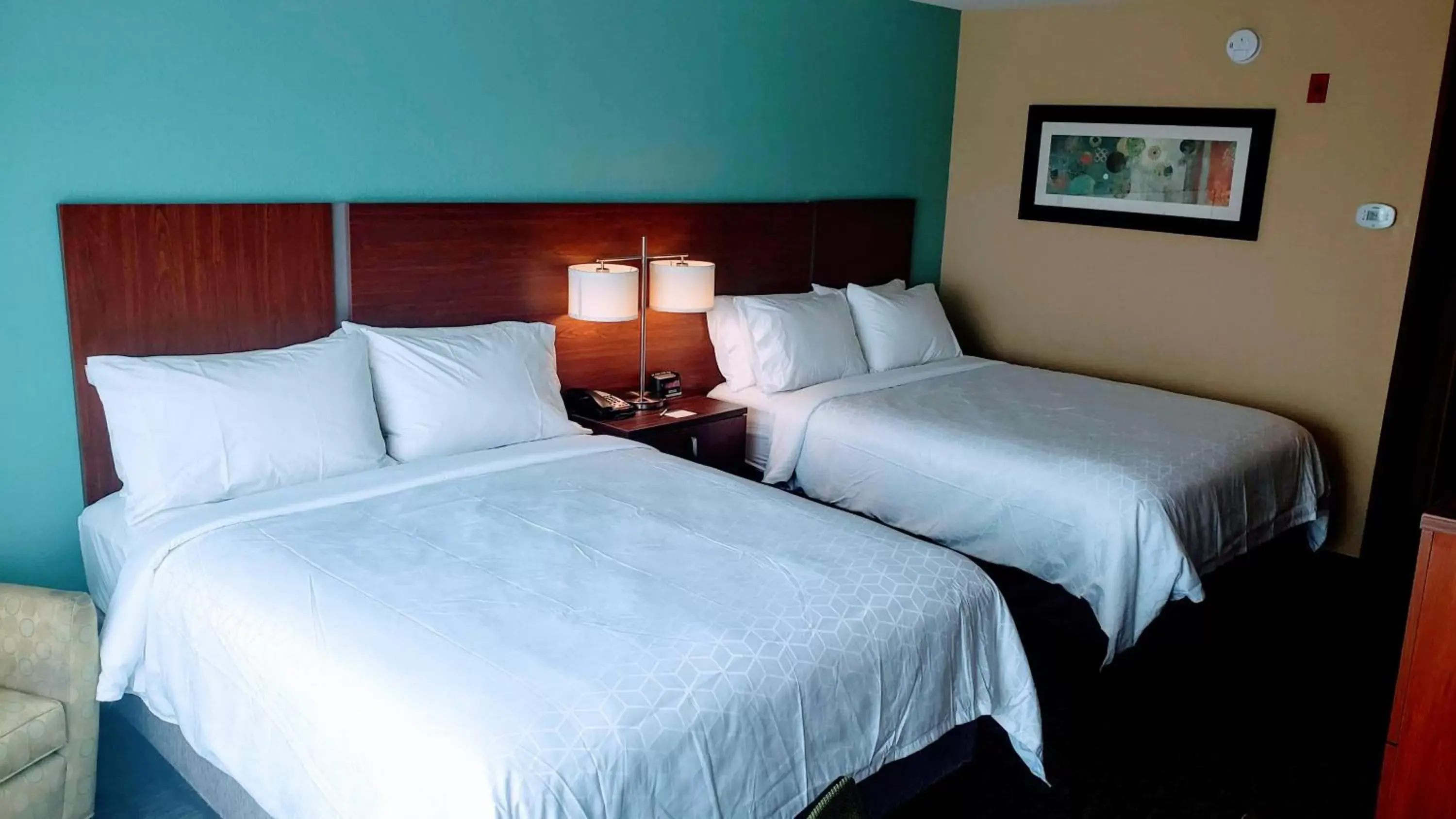 Photo of the whole room, Bed in Holiday Inn Express & Suites Jacksonville South - I-295, an IHG Hotel