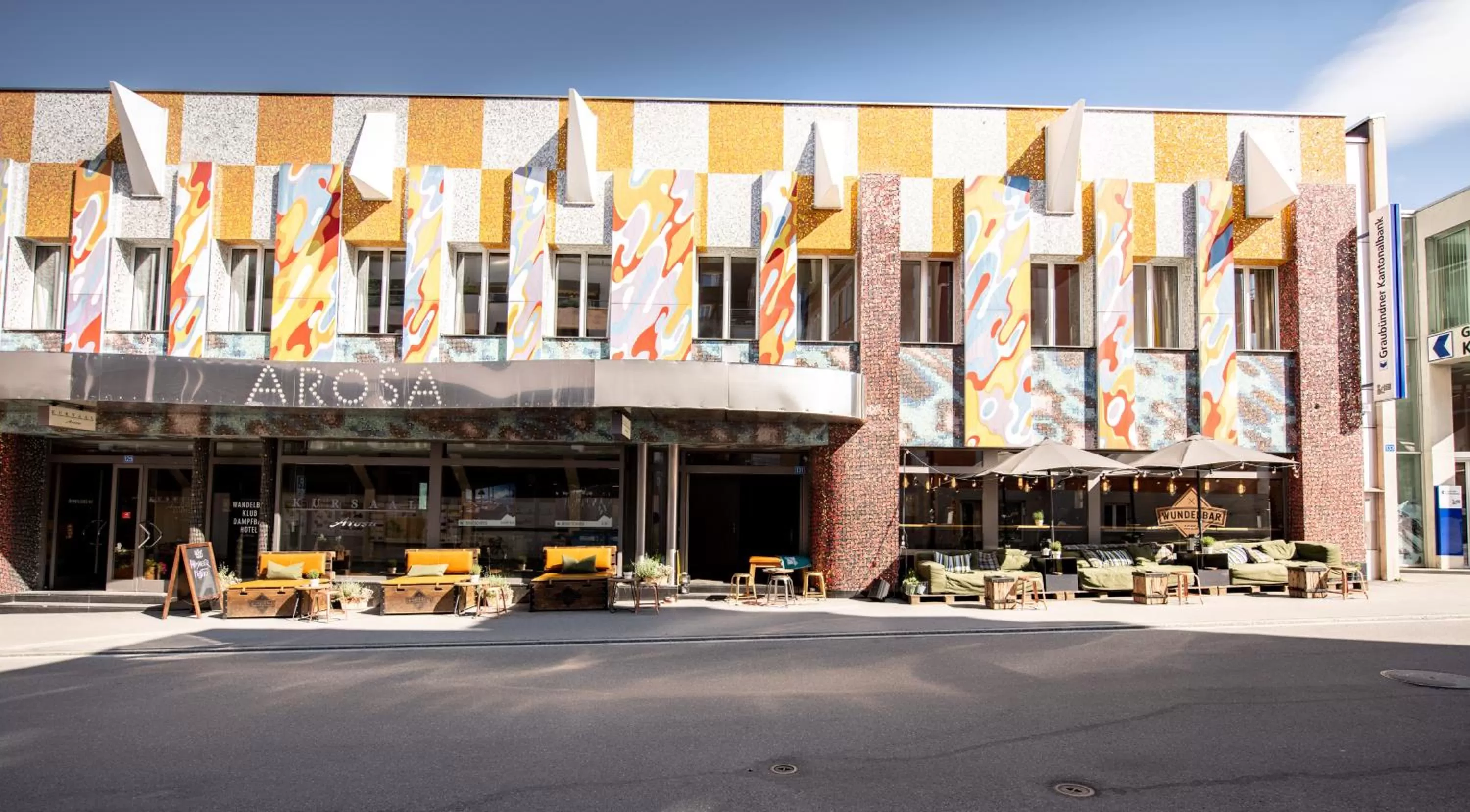 Facade/entrance, Property Building in Kursaal Arosa