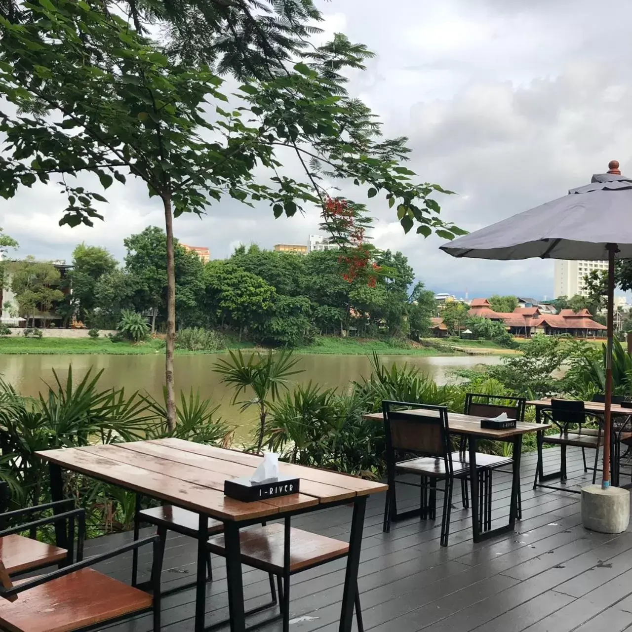 Restaurant/Places to Eat in i-river chiangmai