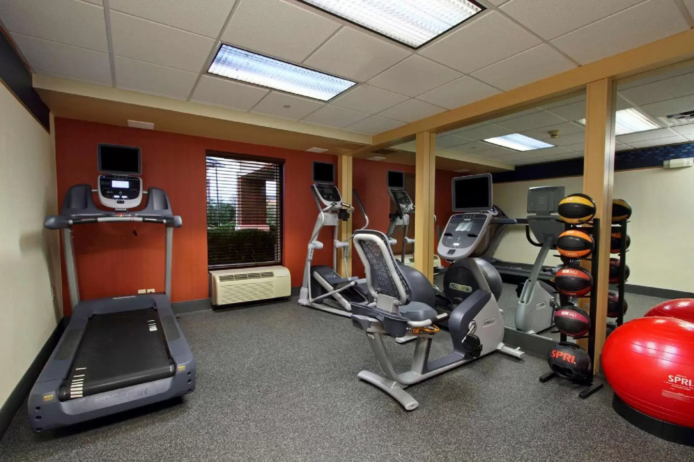Fitness centre/facilities, Fitness Center/Facilities in Hampton Inn & Suites Newtown
