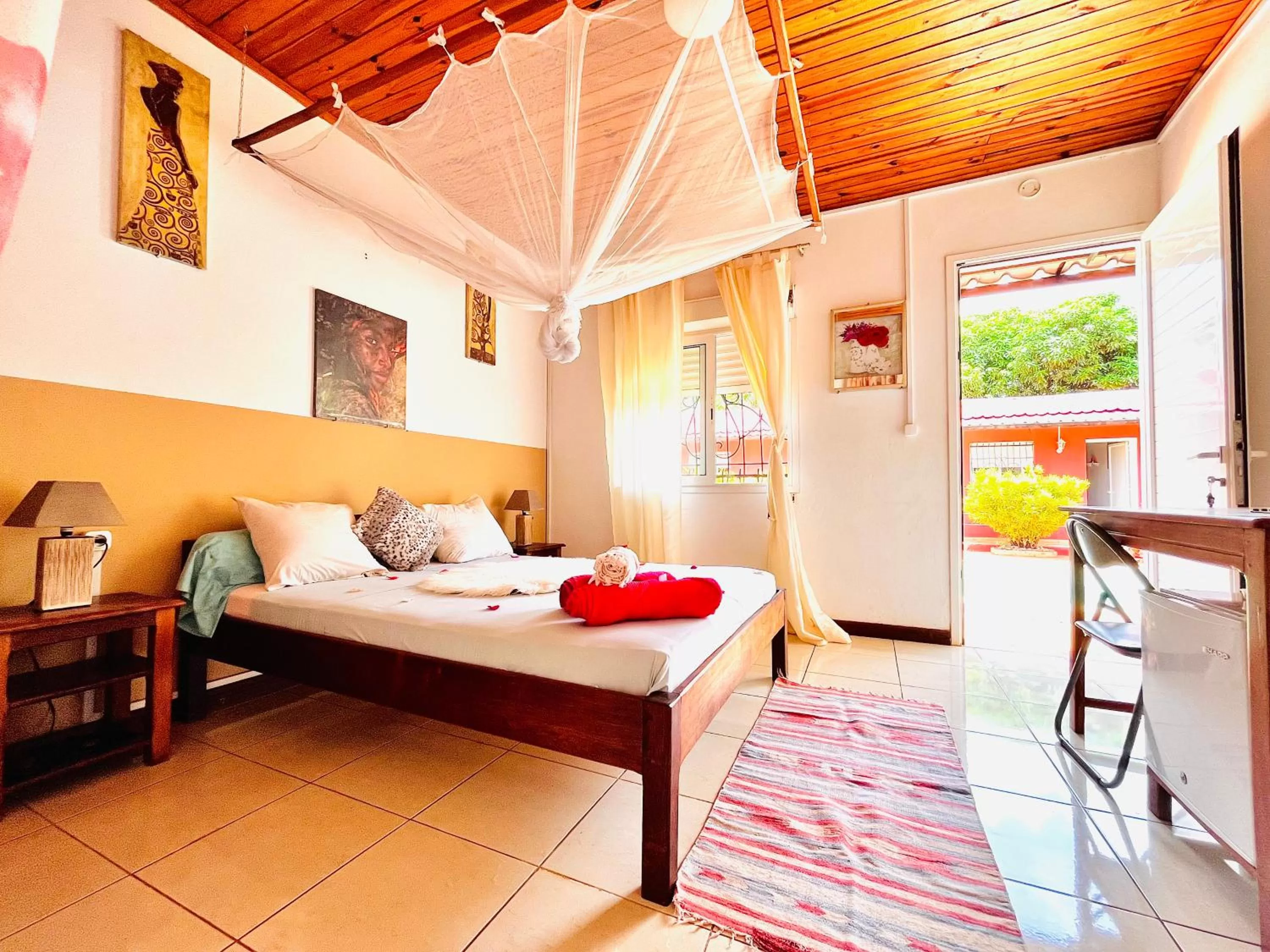 Bedroom, Bed in Régina Lodge Diégo Suarez Madagascar