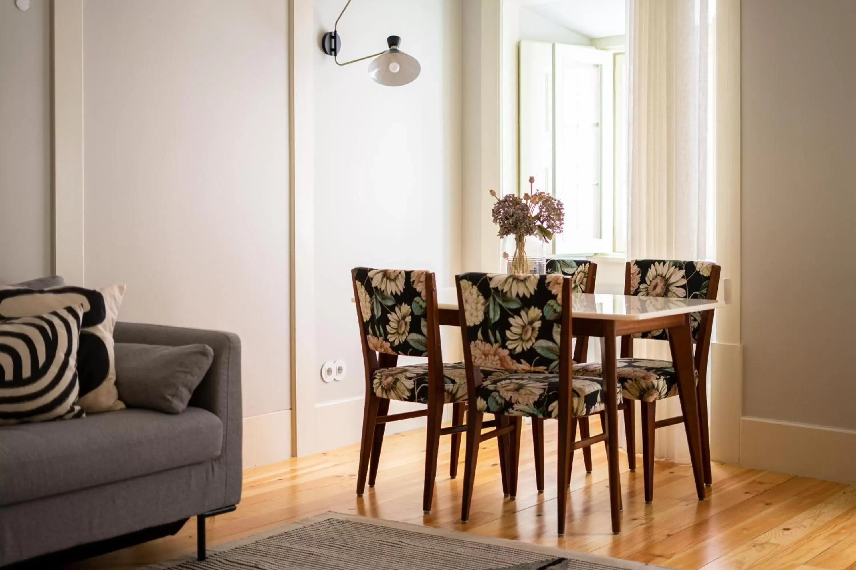 Living room, Dining Area in Entre Ruas Apartments
