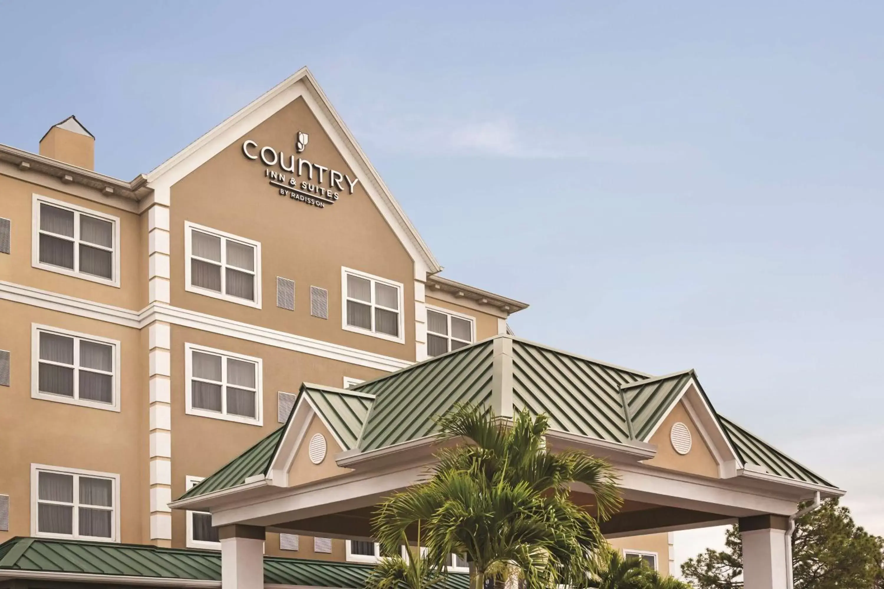 Property Building in Country Inn & Suites by Radisson, Tampa Airport North, FL