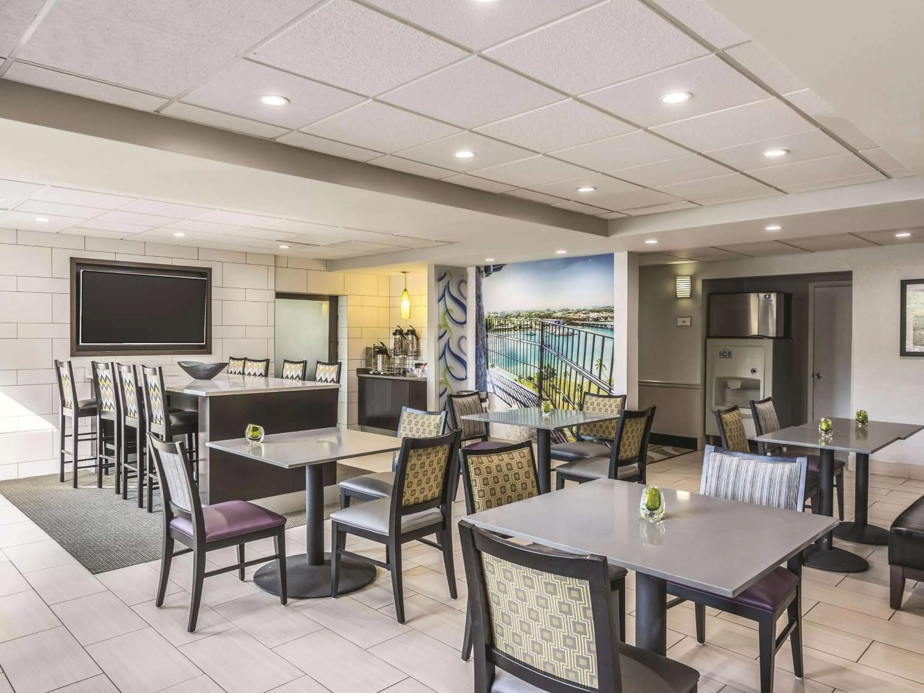 Restaurant/places to eat in La Quinta Inn by Wyndham Jupiter