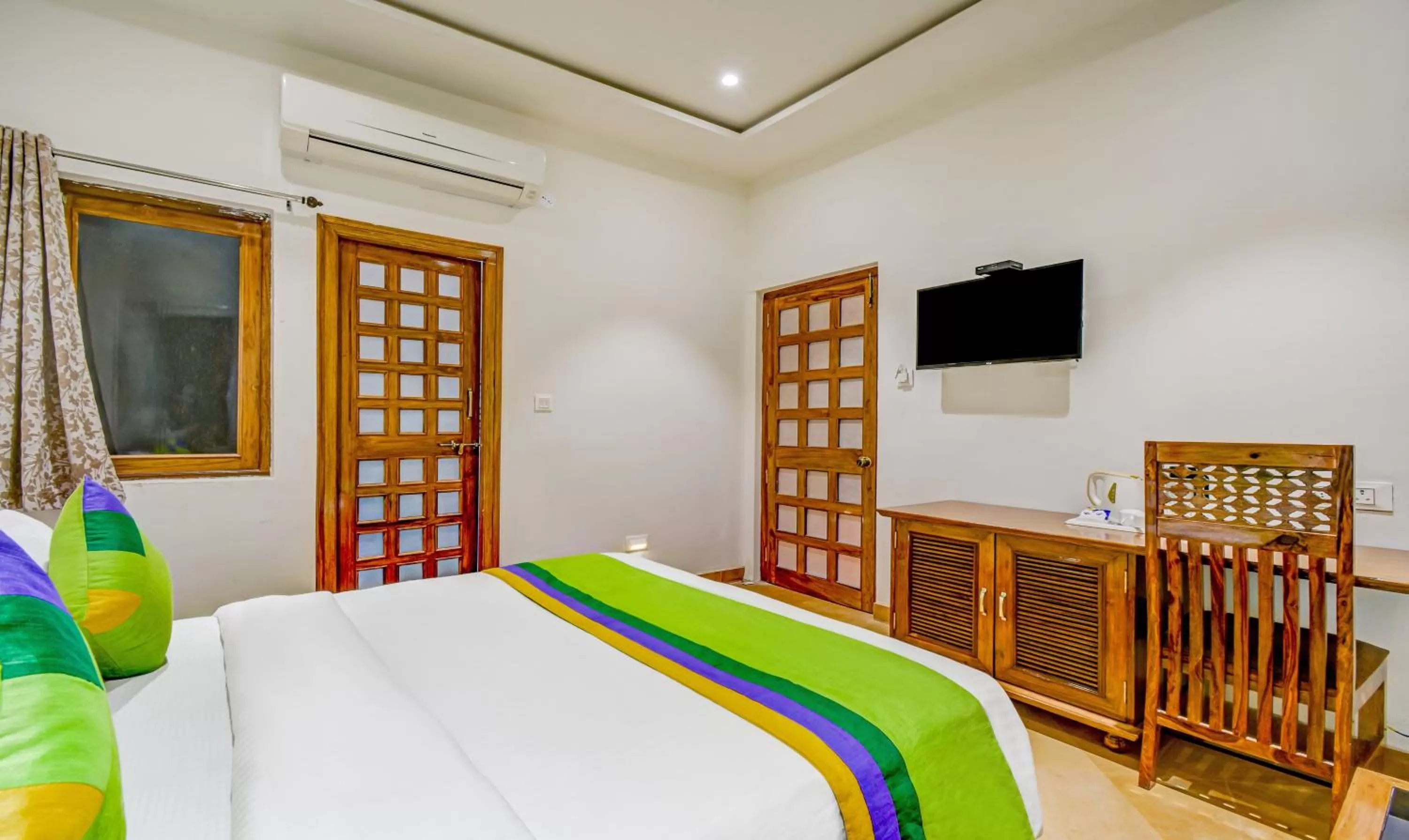 Bed in Treebo Trend Chandrangan Excellency