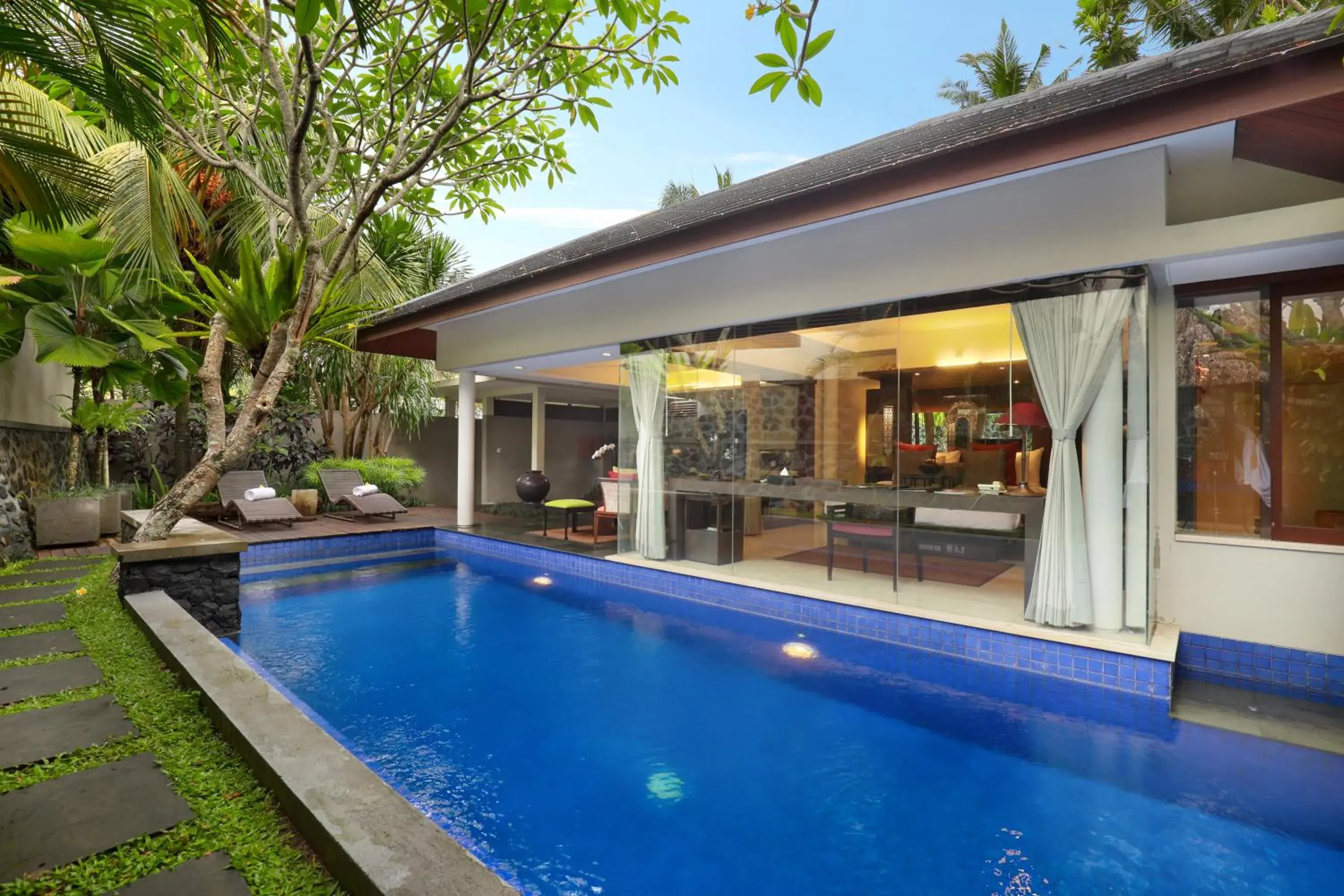 Swimming Pool in Royal Kamuela Villas & Suites at Monkey Forest Ubud