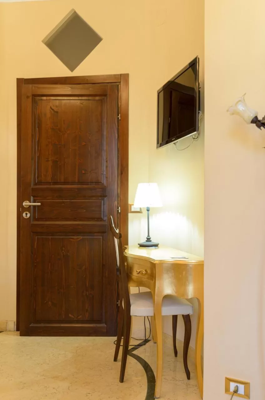 TV/Entertainment Center in B&B Le Stanze di Ludovica