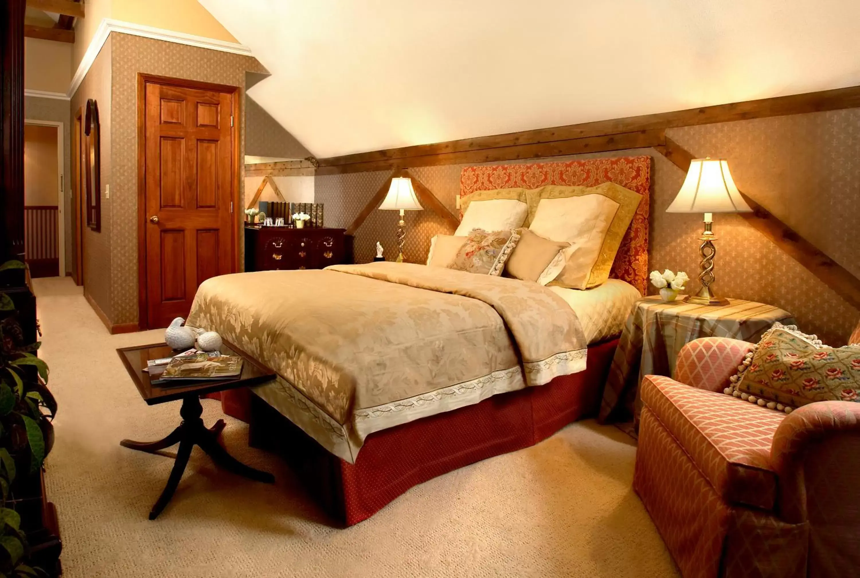 Bed in Copper Beech Inn