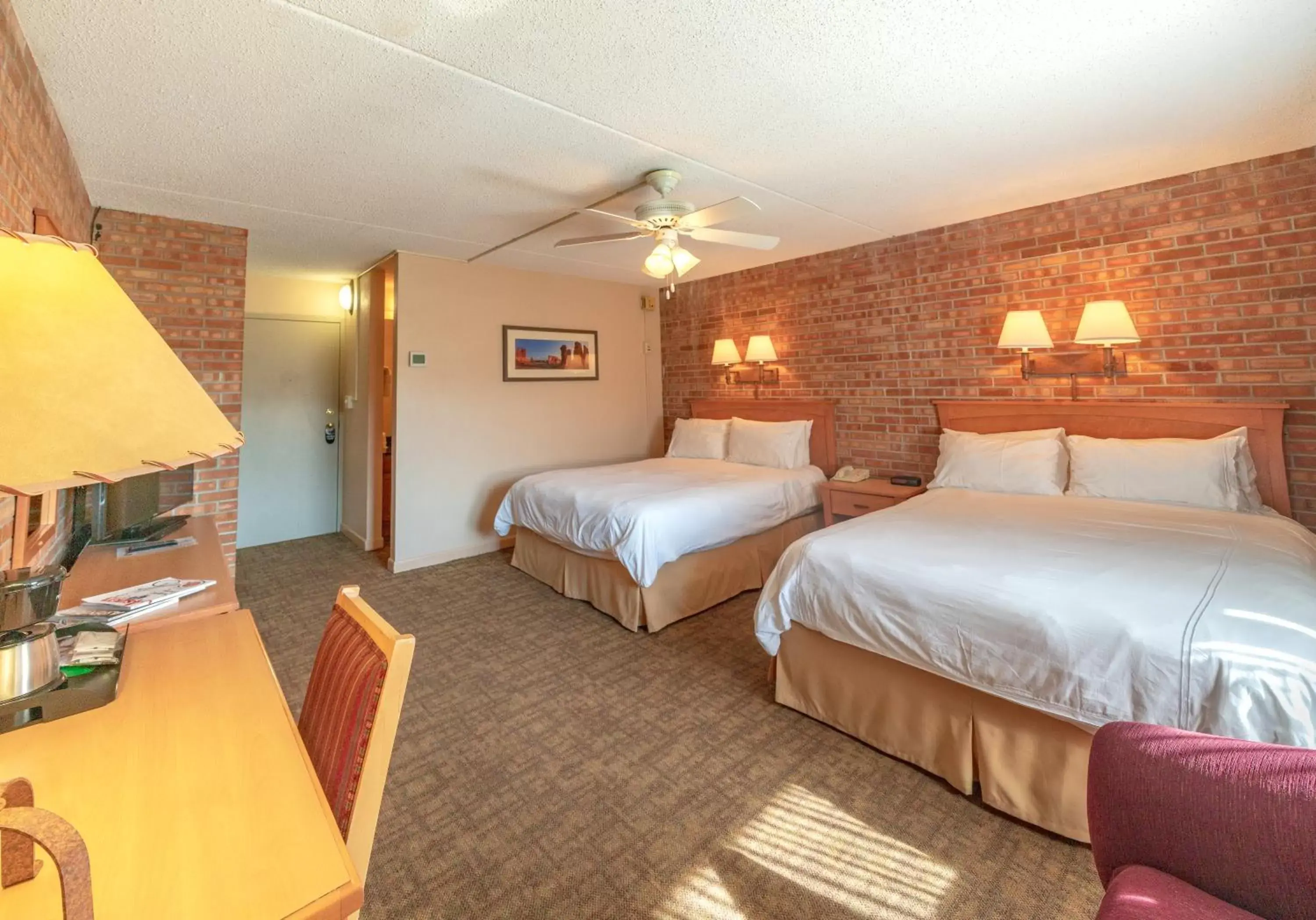 Photo of the whole room, Bed in Mountain Chalet Snowmass