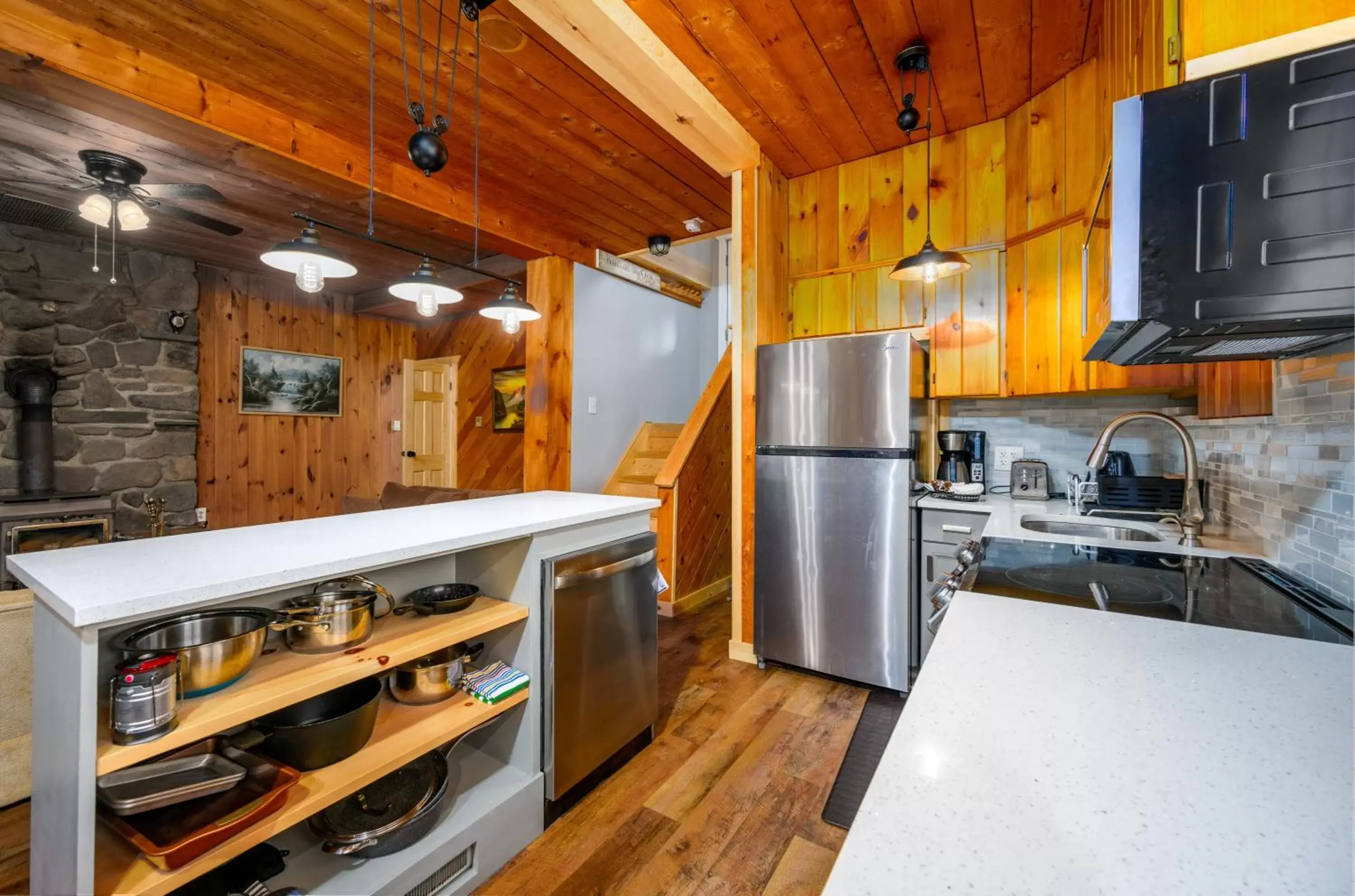 Kitchen/Kitchenette in Mountain Treasure Bed and Breakfast