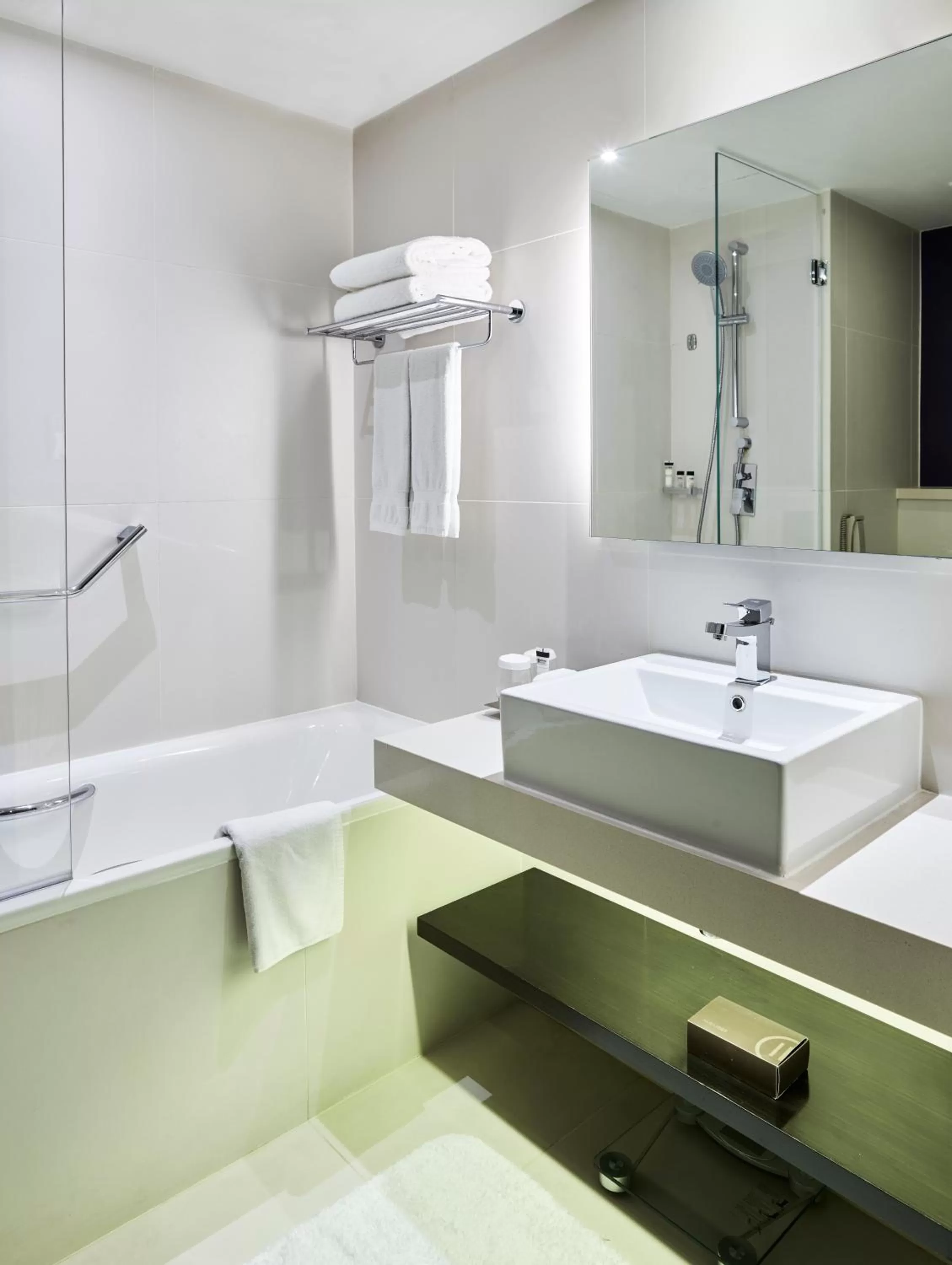 Bathroom in Pullman Dubai Creek City Centre