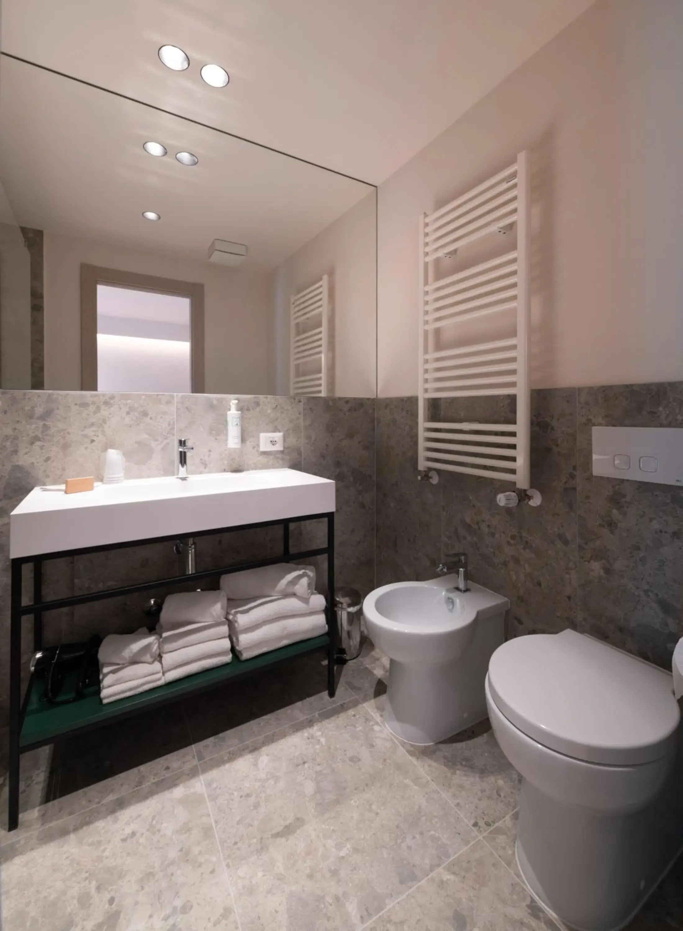 Bathroom in Catignano Hotel Ristorante