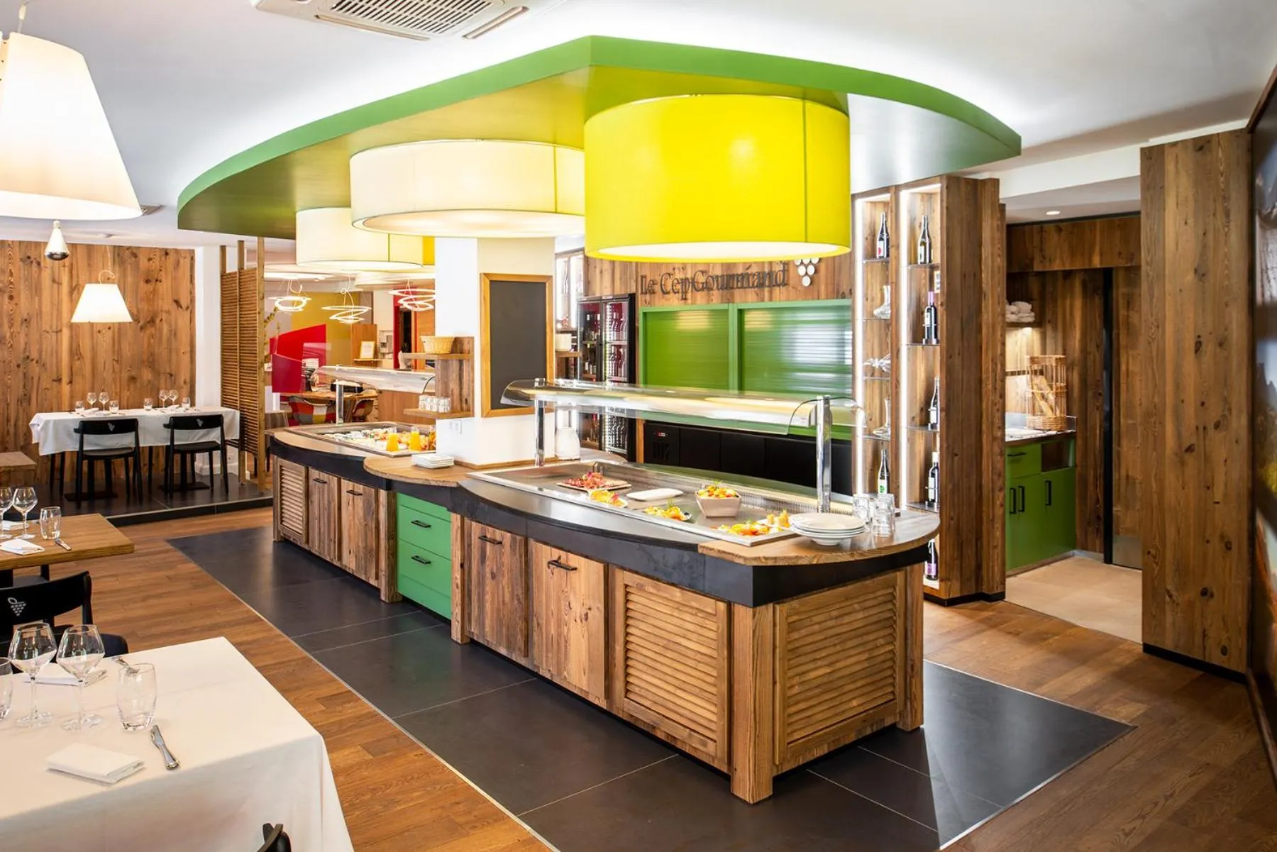 Restaurant/places to eat in La Clé Des Champs