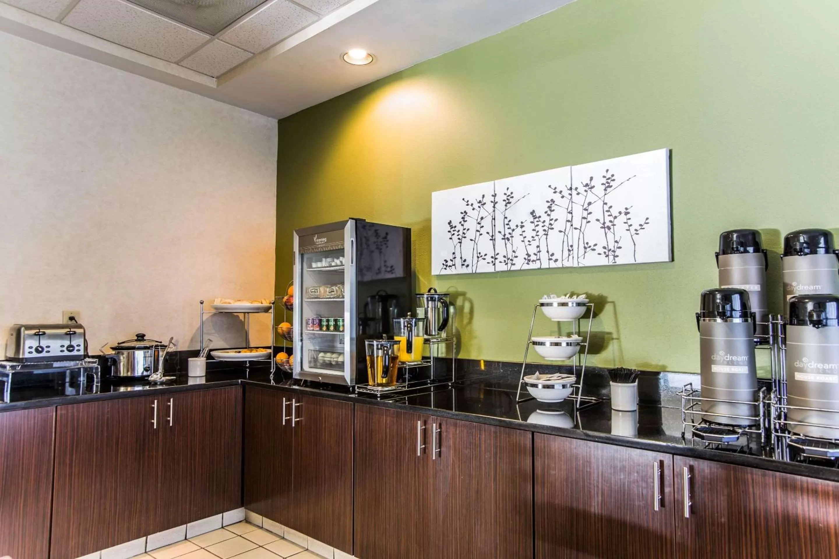 Restaurant/places to eat in Sleep Inn Columbia Airport