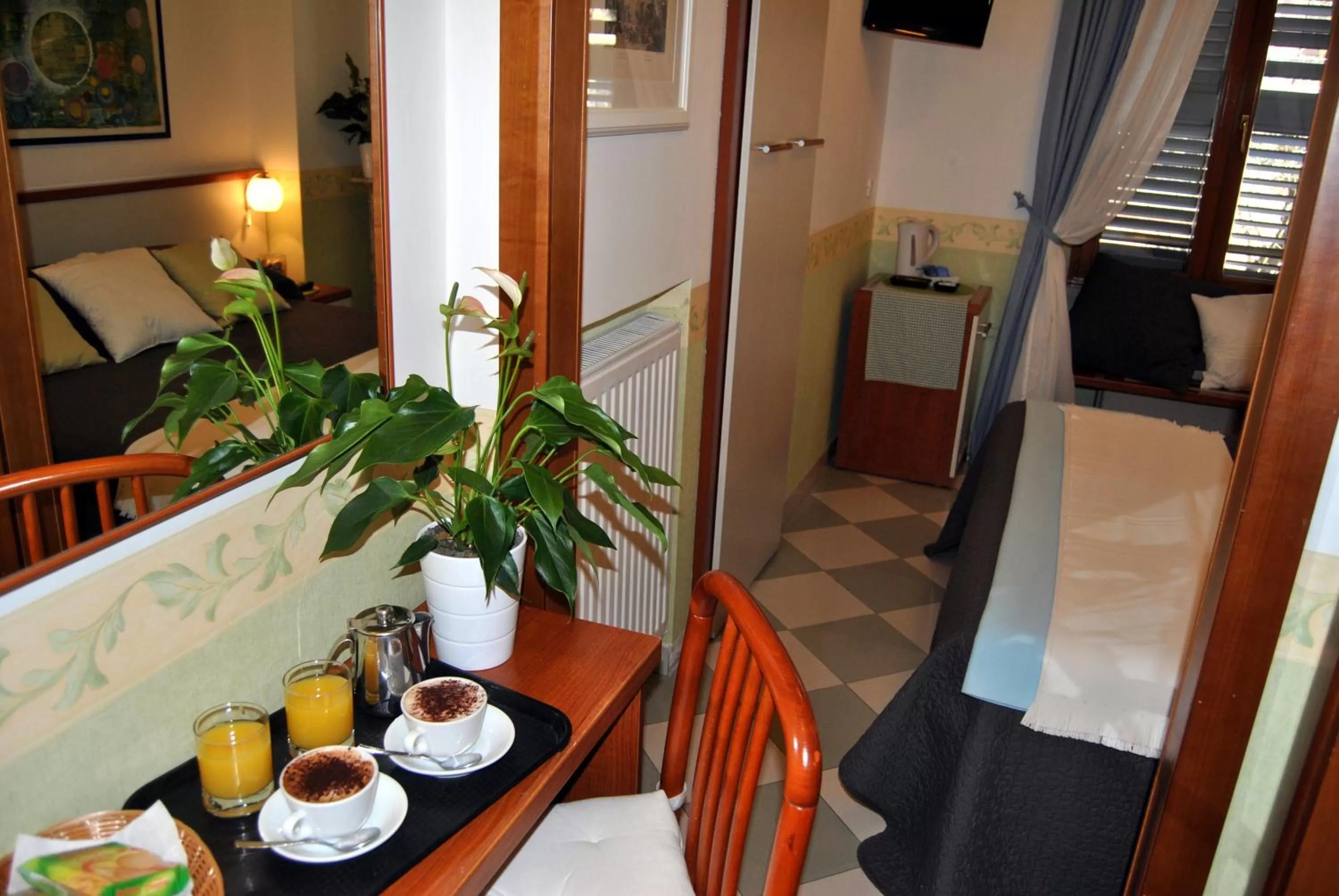 Photo of the whole room, Bed in Hotel Carmel