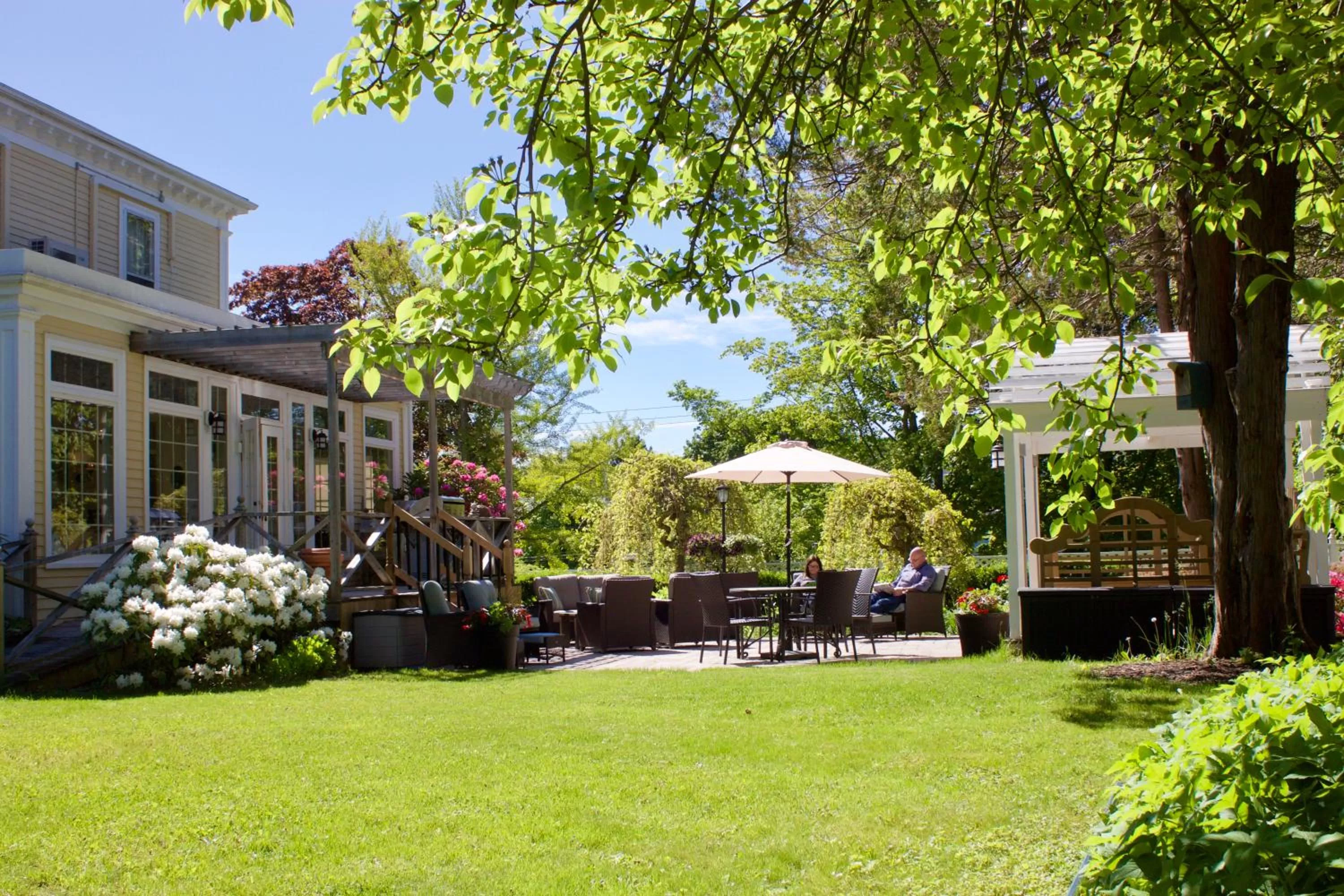 Property building in Tattingstone Inn