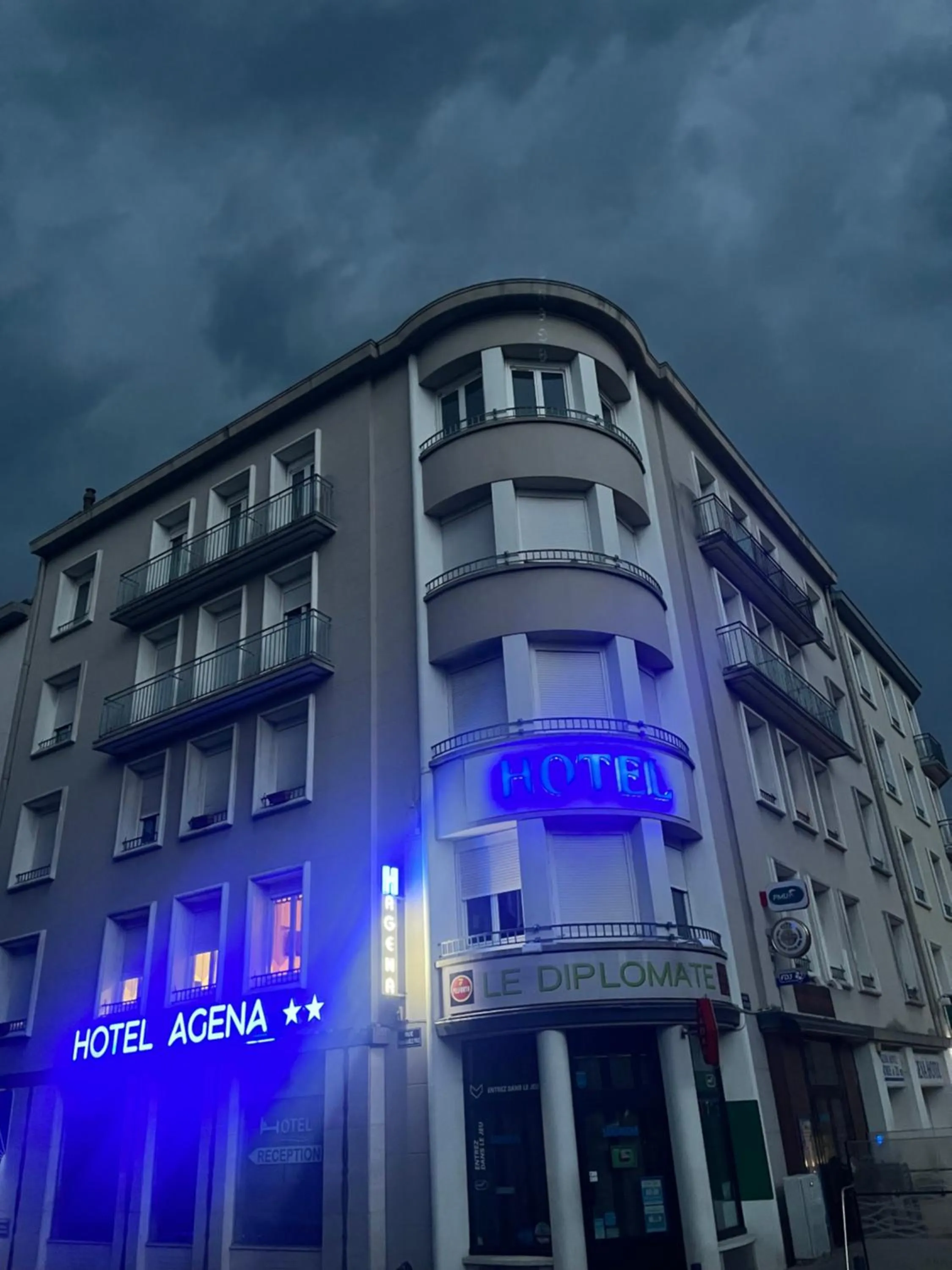 Property building in Hôtel Agena