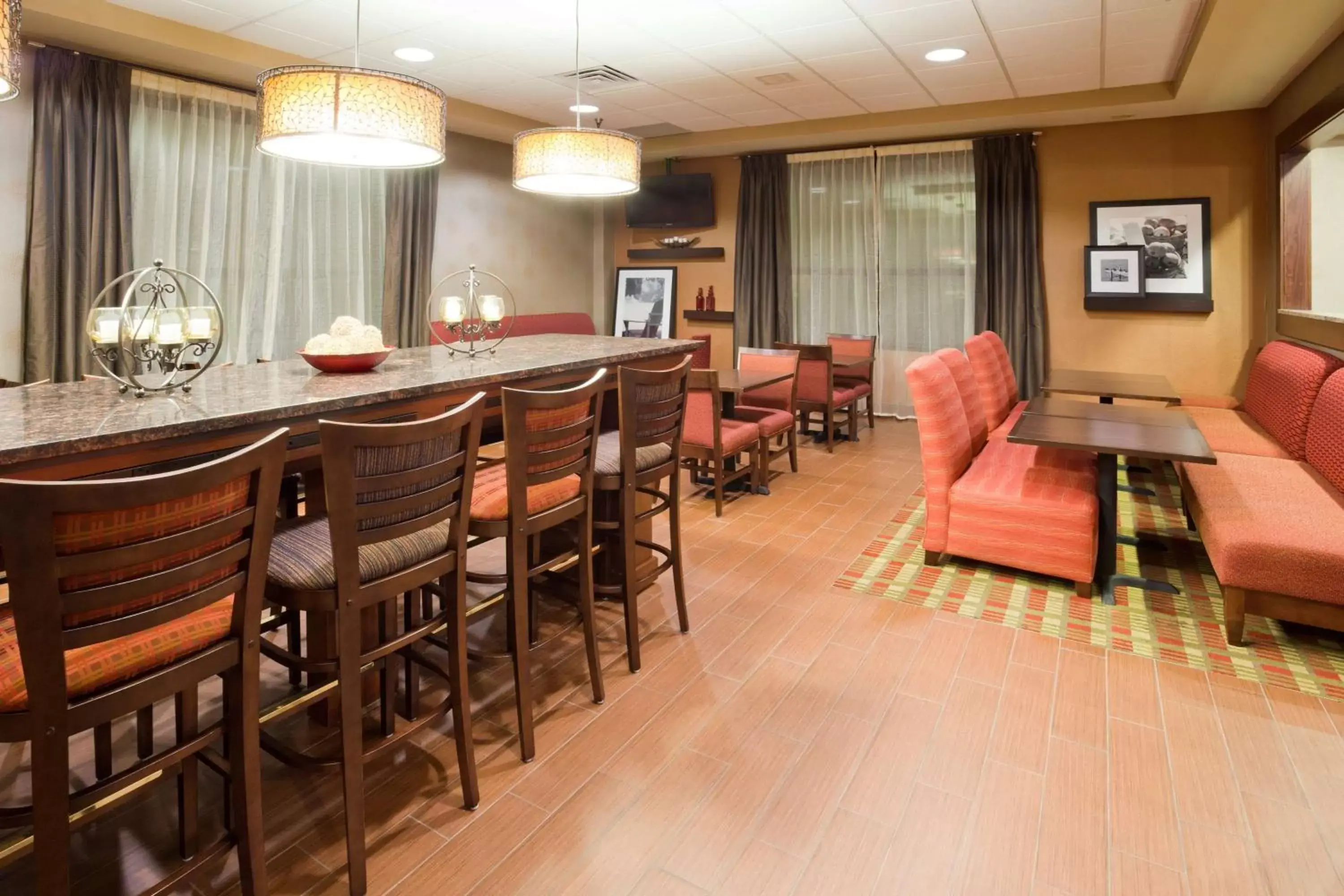 Restaurant/places to eat, Lounge/Bar in Best Western Plus St. Paul North/Shoreview