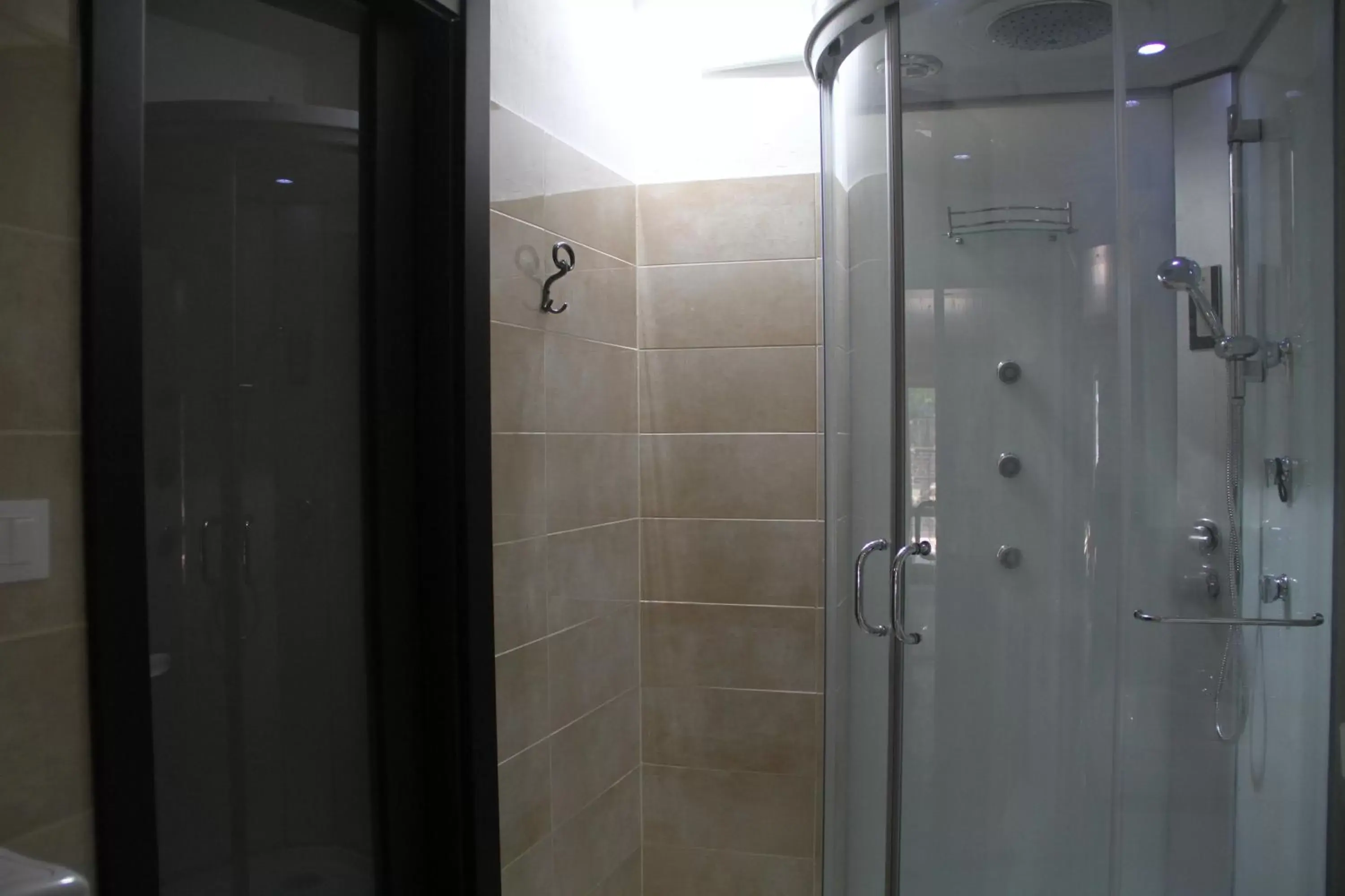 Shower, Bathroom in B&B Scipponate