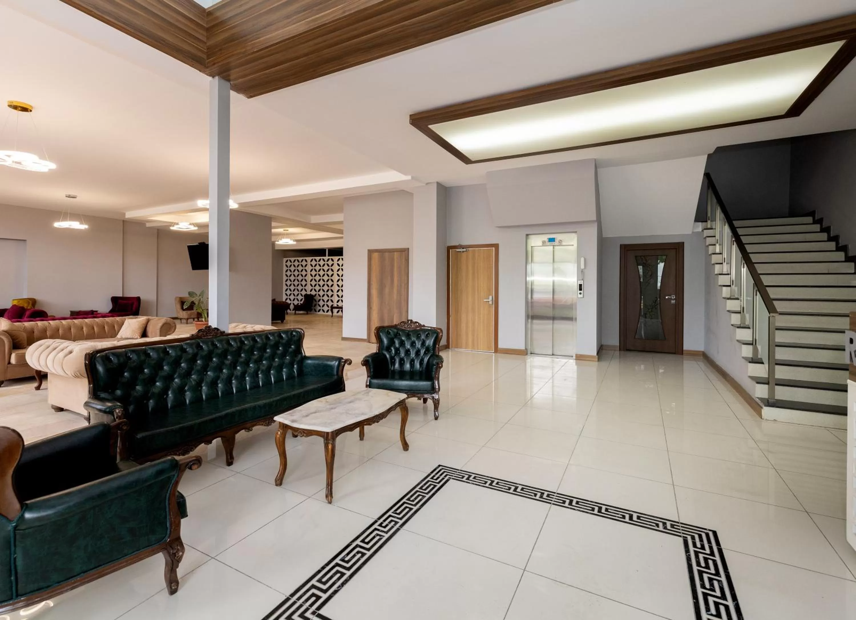 Seating area in Türkler Suite Hotel