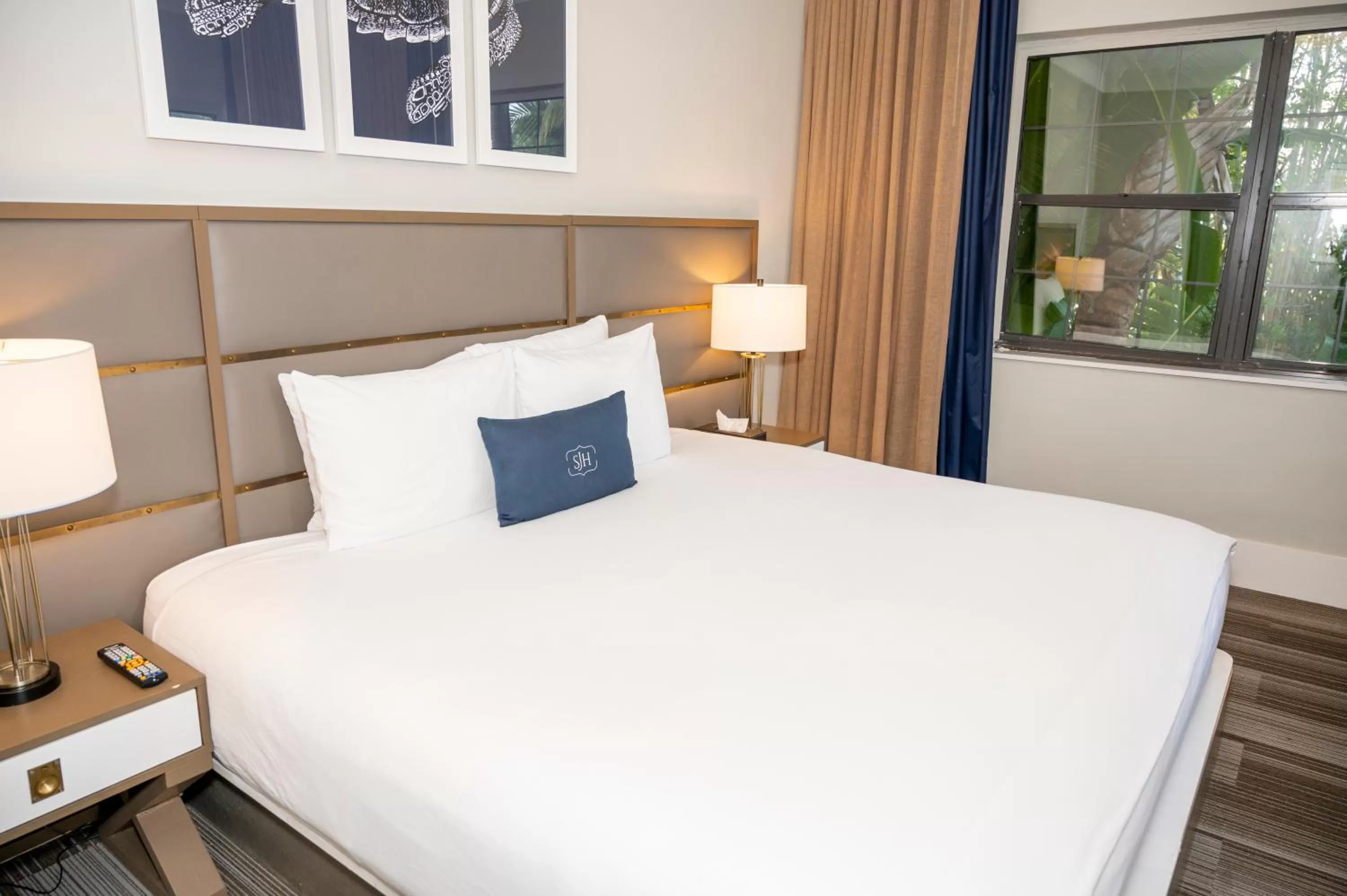 Bedroom, Bed in San Juan Hotel Miami Beach