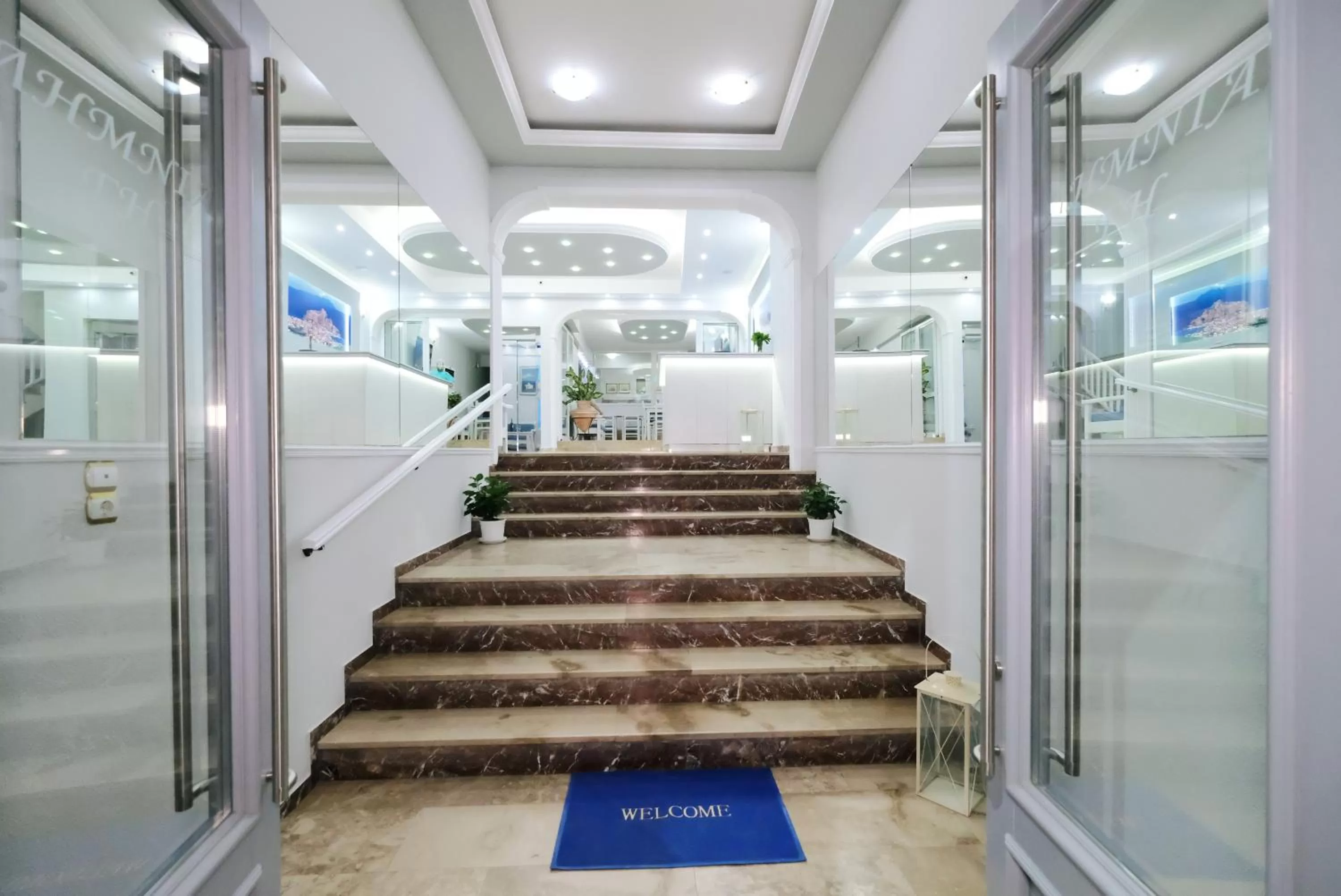 Facade/entrance in Limnia Gi