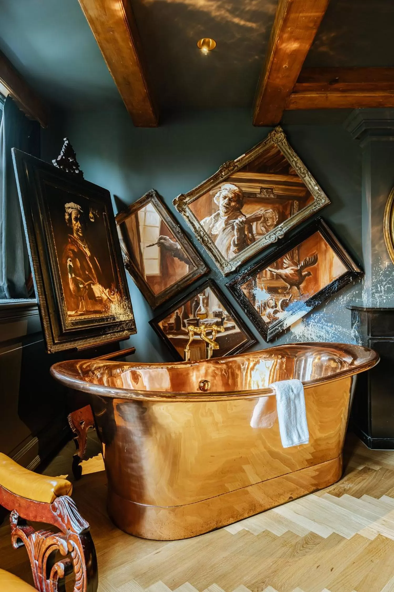 Bath in Boutique Hotel The Noblemen