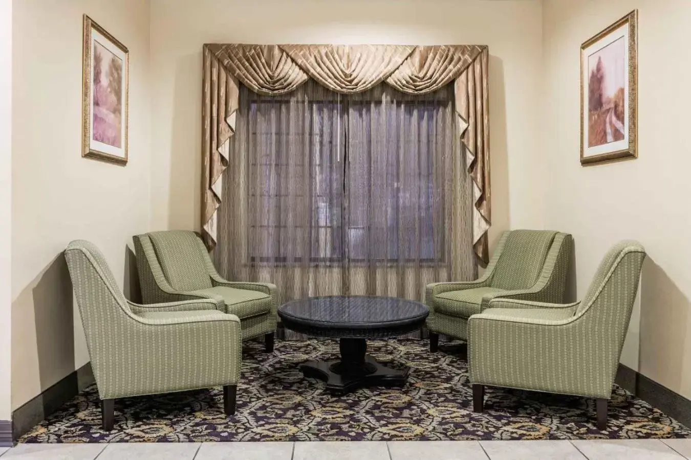 Seating Area in Days Inn by Wyndham Salado