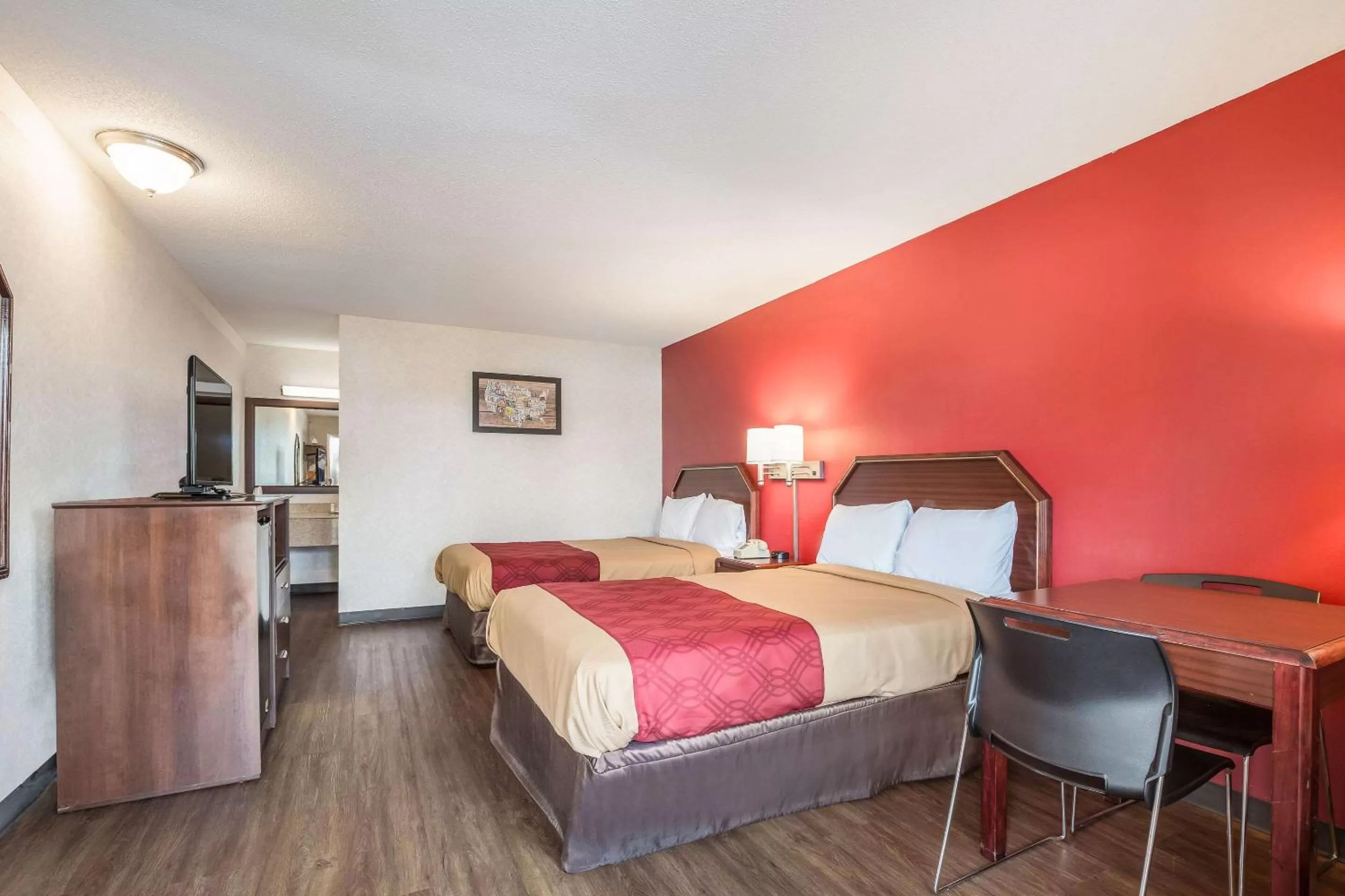 Photo of the whole room in Economy Inn