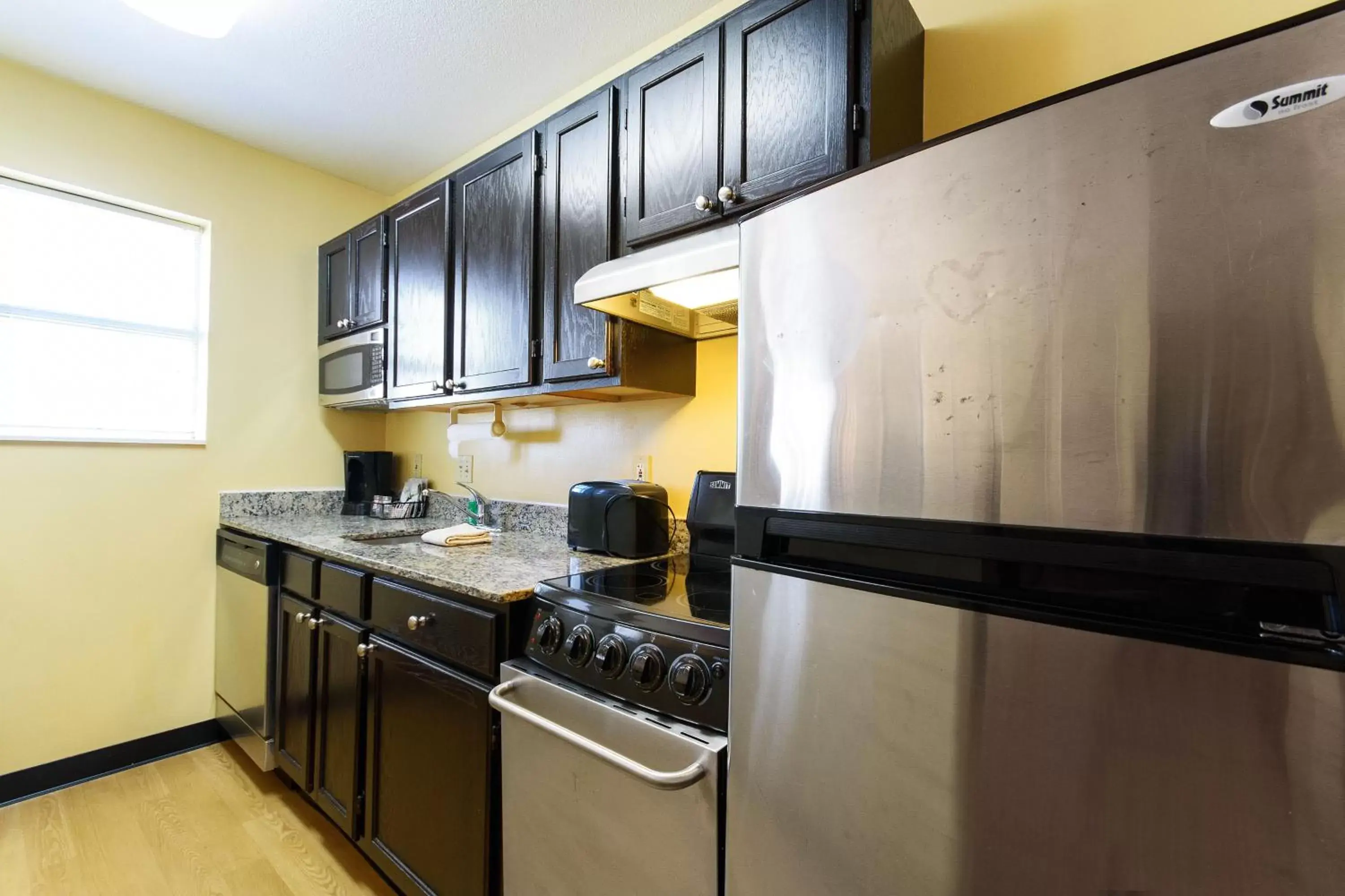 Kitchen or kitchenette in Extended Stay America Suites - Chicago - Elgin - West Dundee