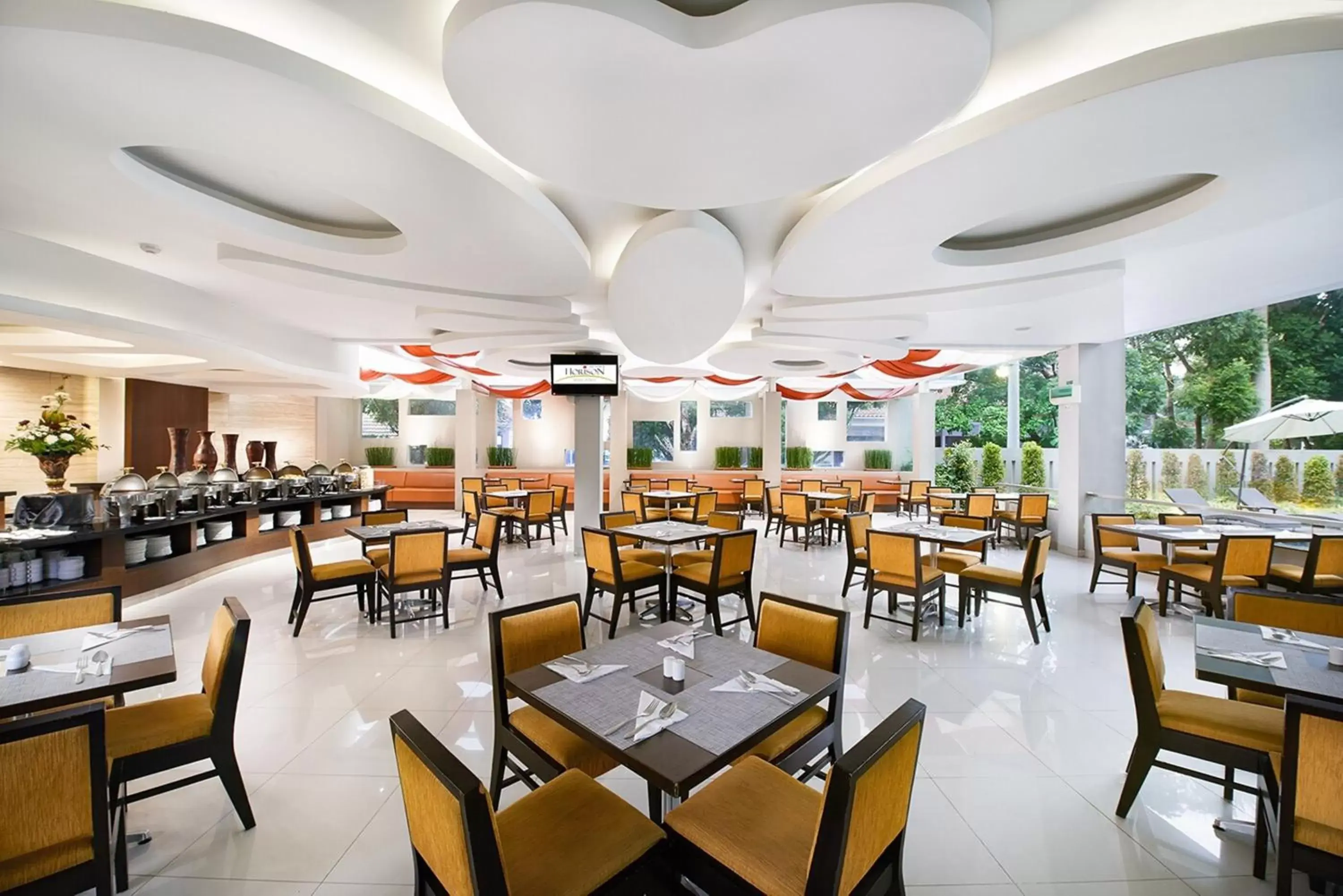 Restaurant/places to eat in Grand Cakra Hotel Malang Restaurant/places to eat in Grand Cakra Hotel Malang