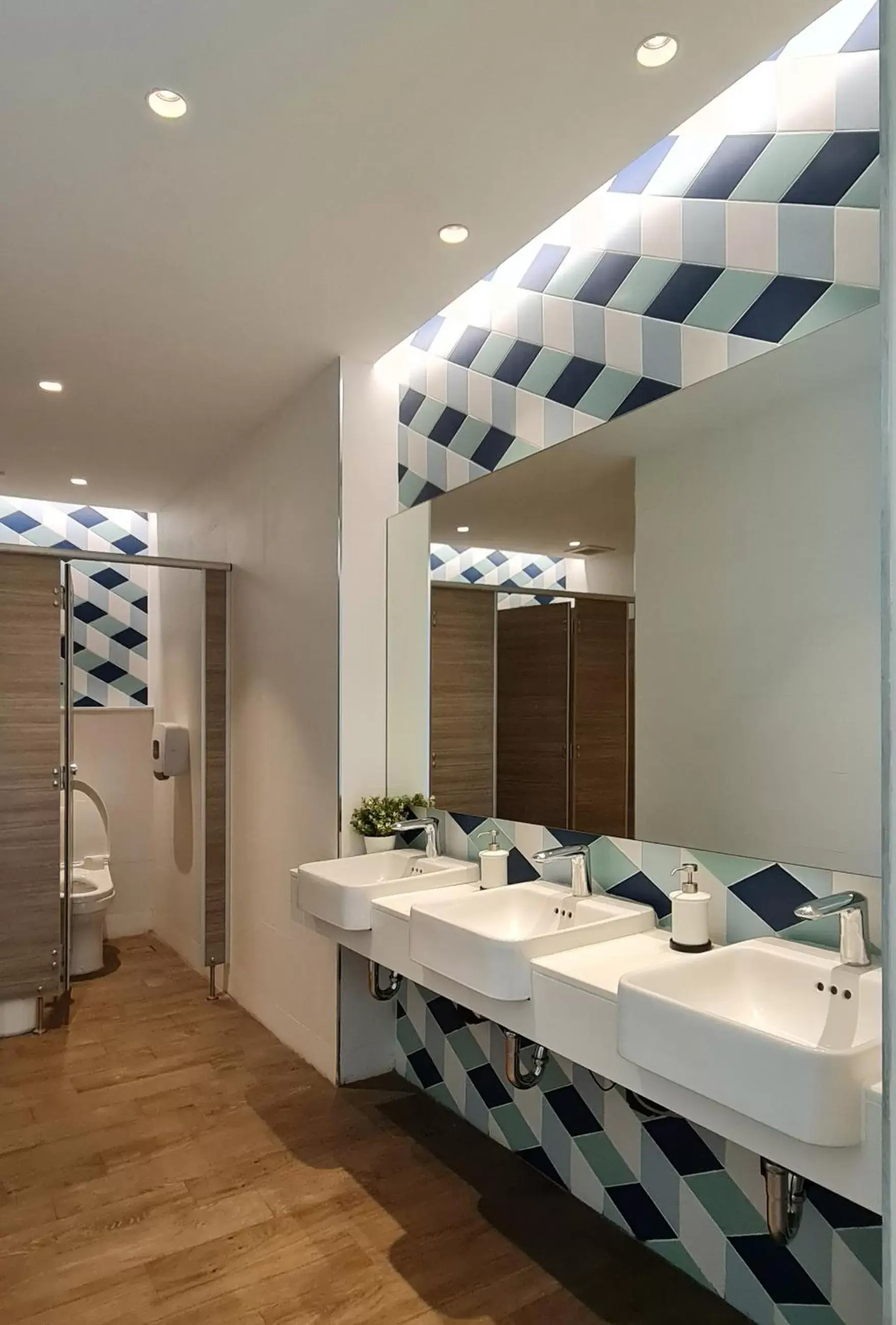 Toilet in Mintel Huamark Toilet in Mintel Huamark