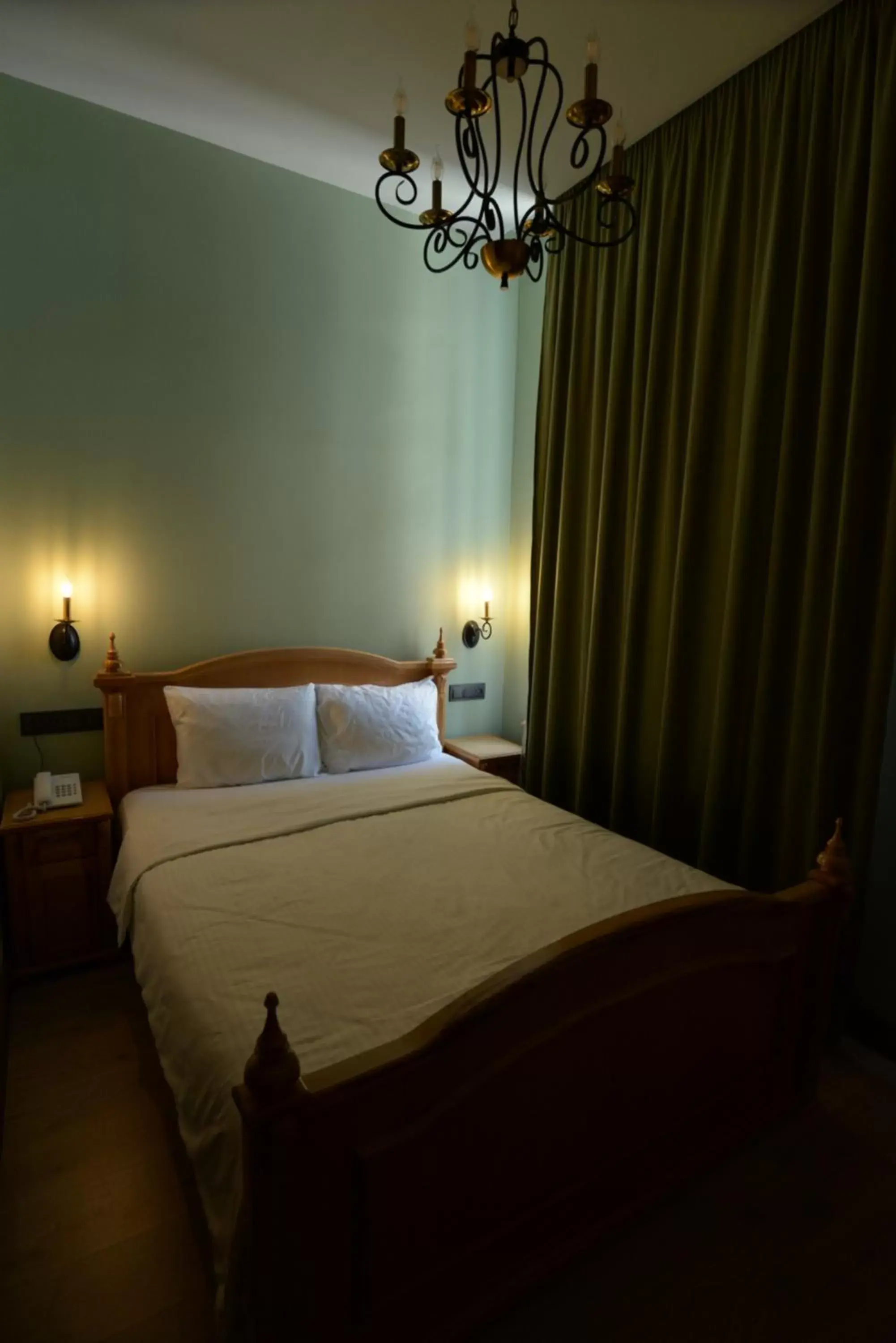 Deluxe Double Room in Old Avenue Hotel Deluxe Double Room in Old Avenue Hotel