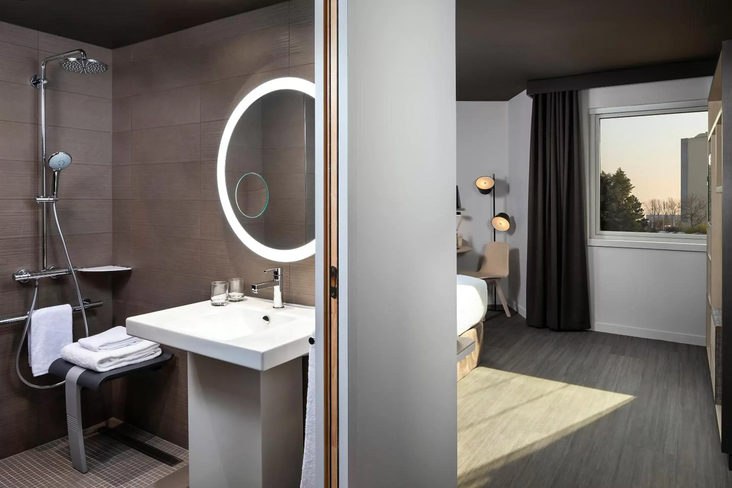 Bathroom in INNSiDE by Meliá Paris Charles de Gaulle Airport