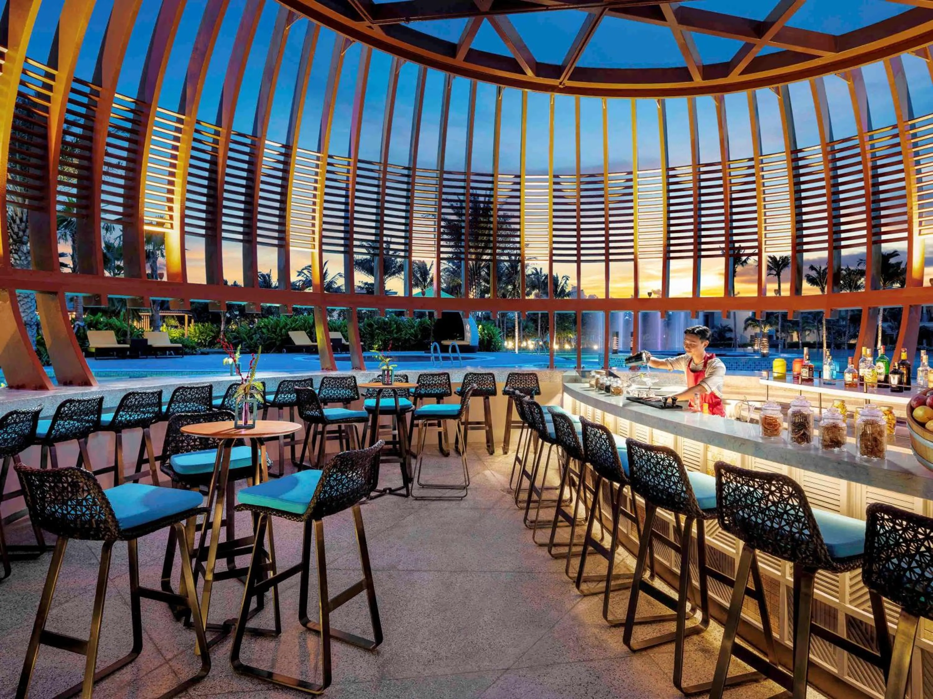 Lounge or bar in Pullman Phu Quoc Beach Resort