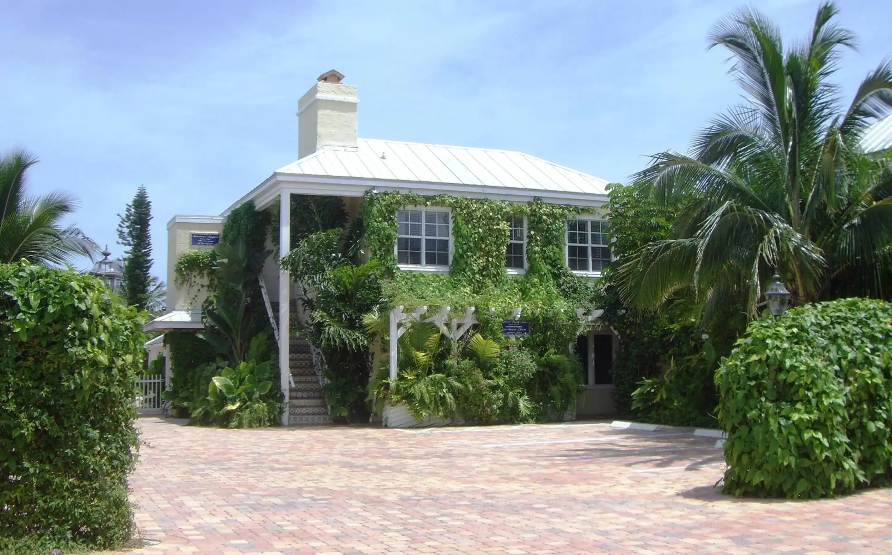 Property Building in The Caribbean Court Boutique Hotel