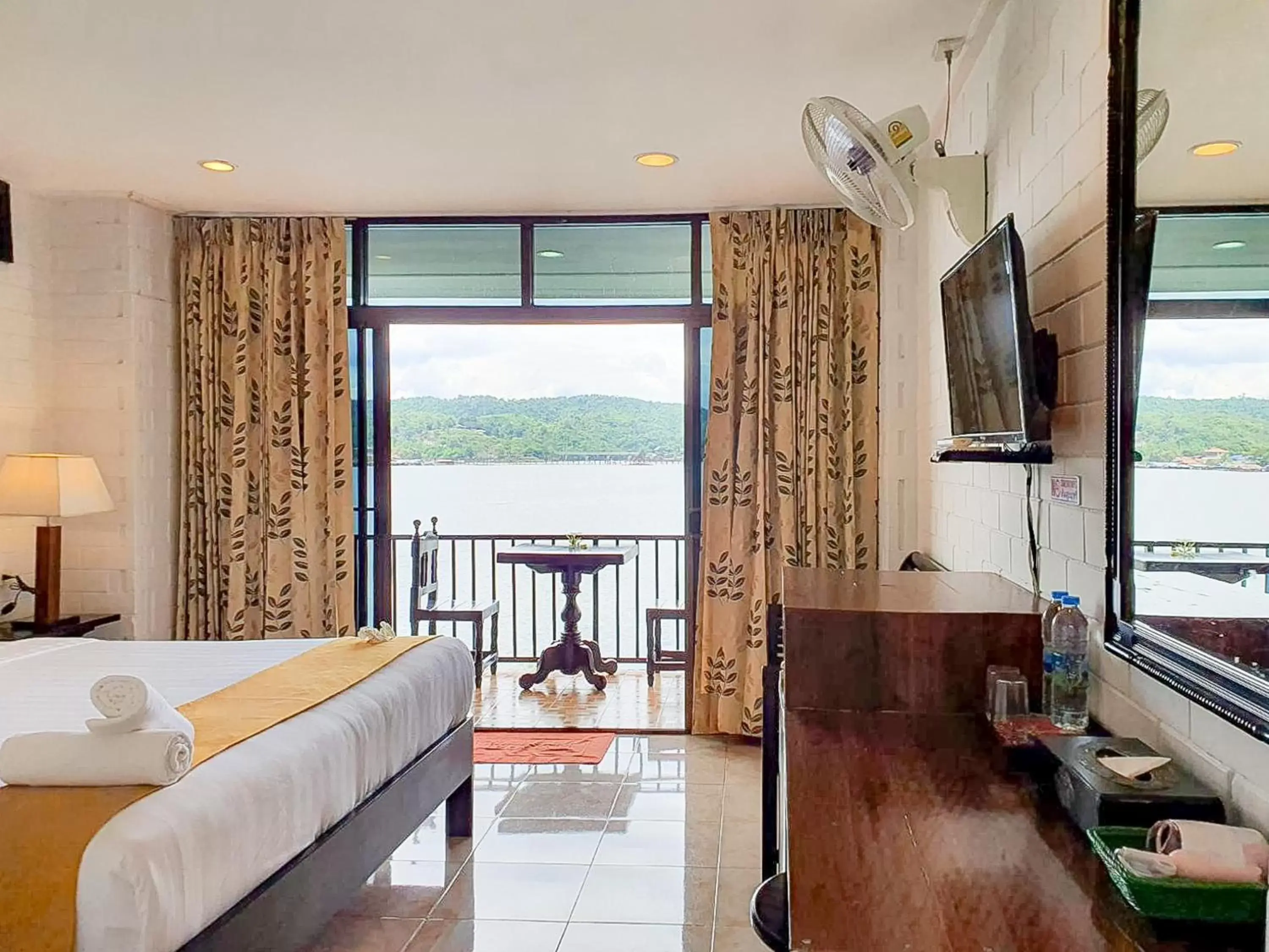 Bedroom in Phornpailin Riverside Resort