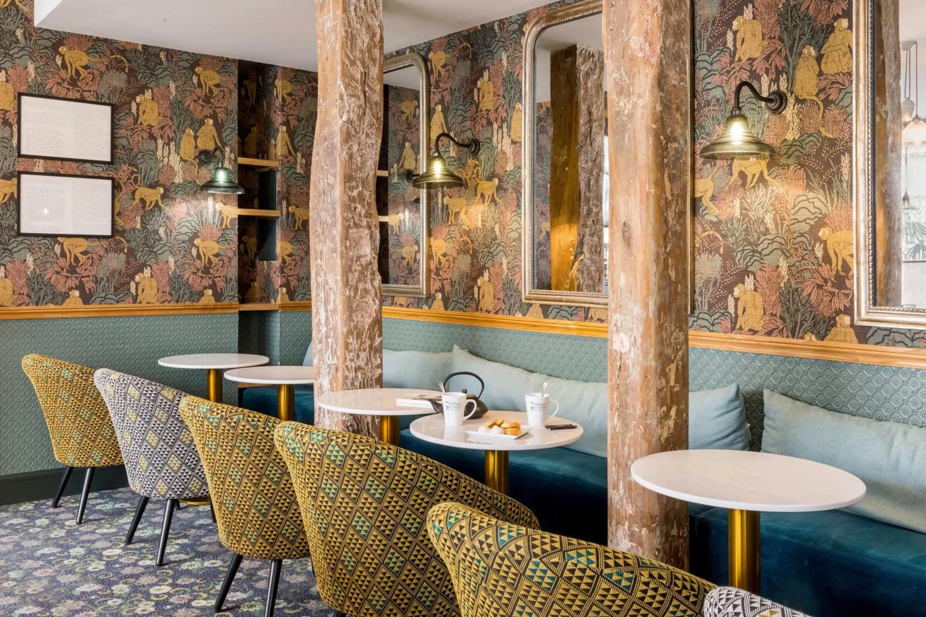 Lounge or bar, Restaurant/Places to Eat in Hôtel Littéraire Arthur Rimbaud, BW Signature Collection