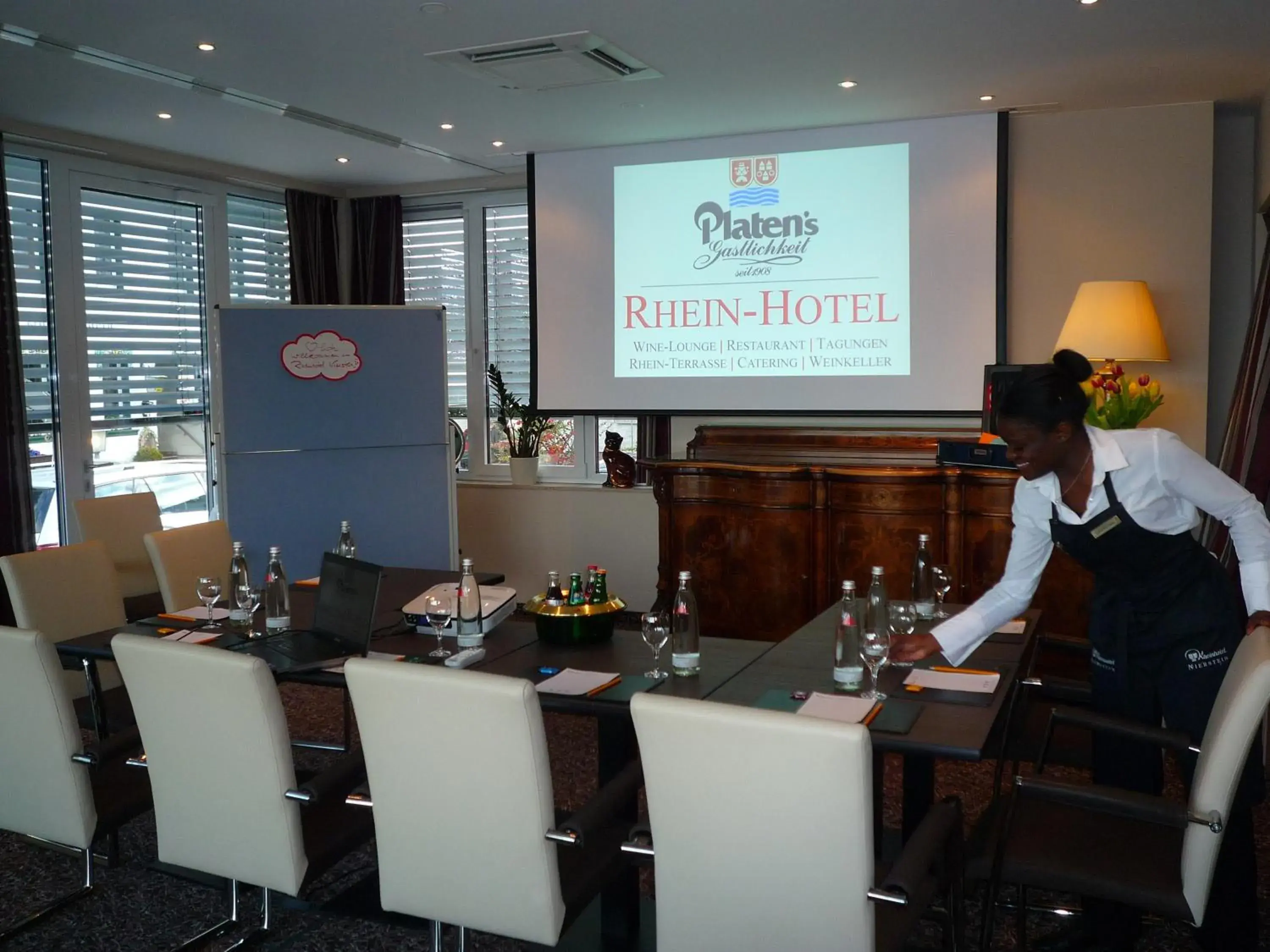 Business facilities in Rhein-Hotel Nierstein