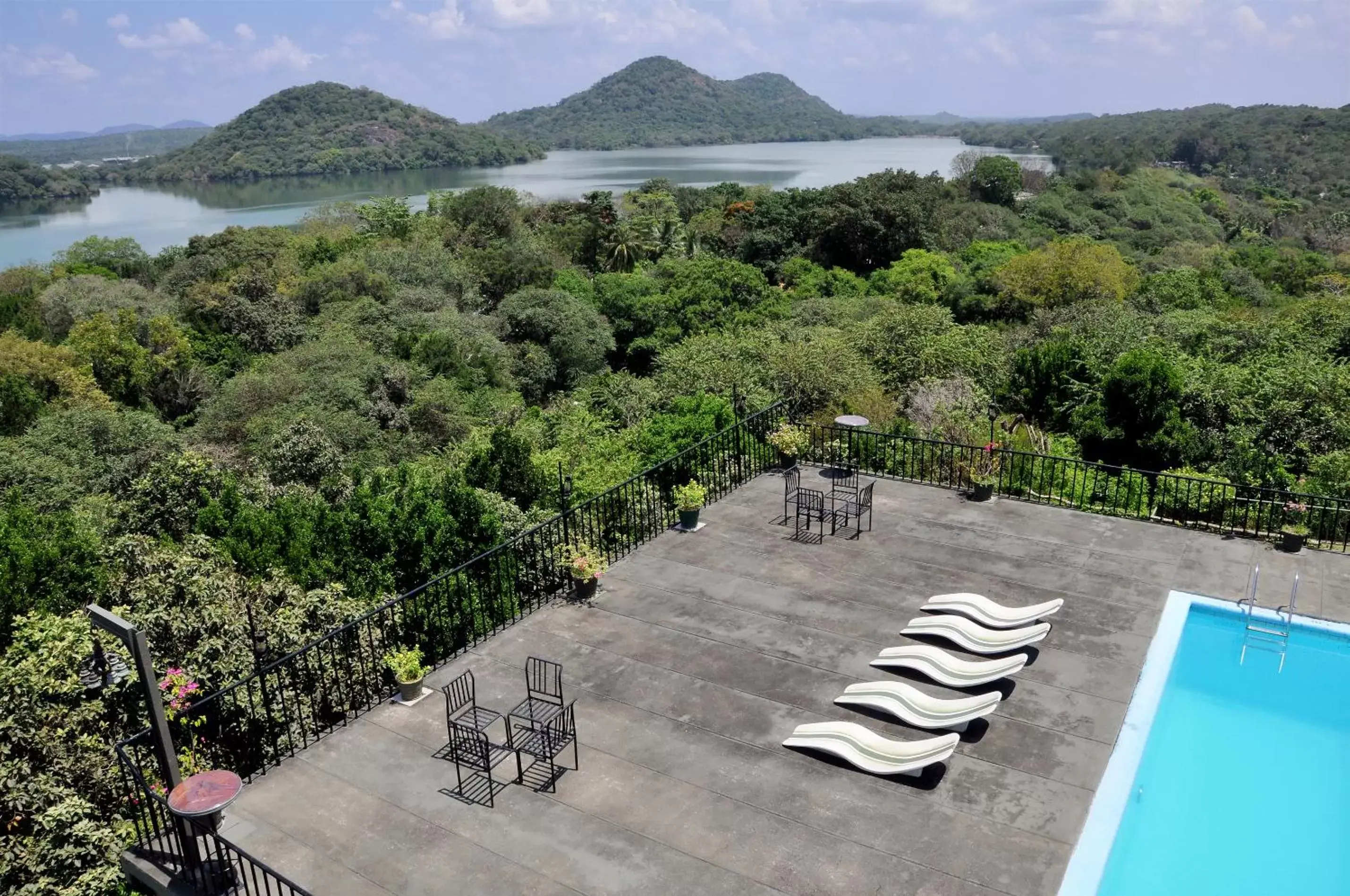 Lake view, Bird's-eye View in Giritale Hotel